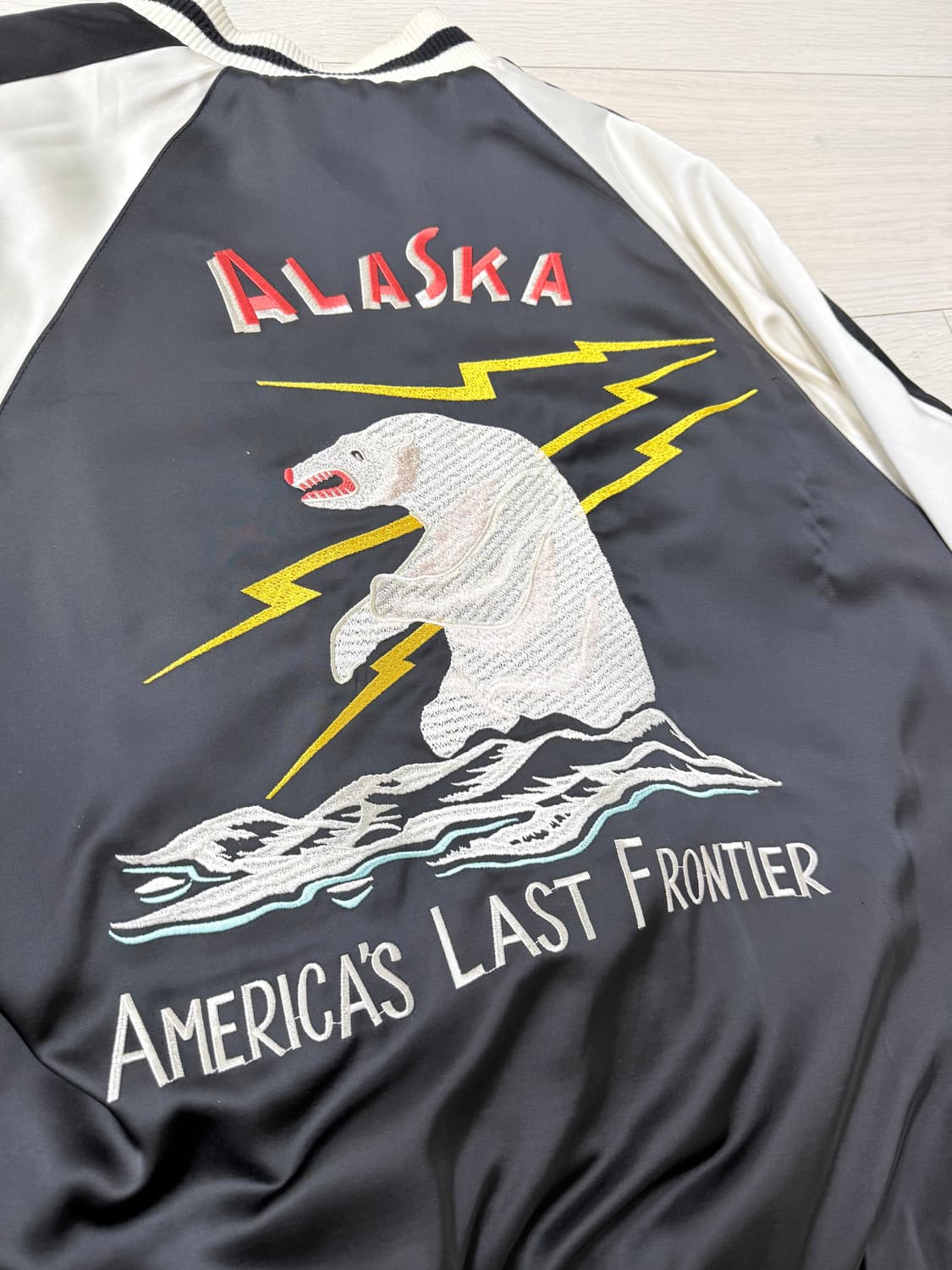 [L] 틸레이트 스카잔 수베니어 자켓 상품이미지5