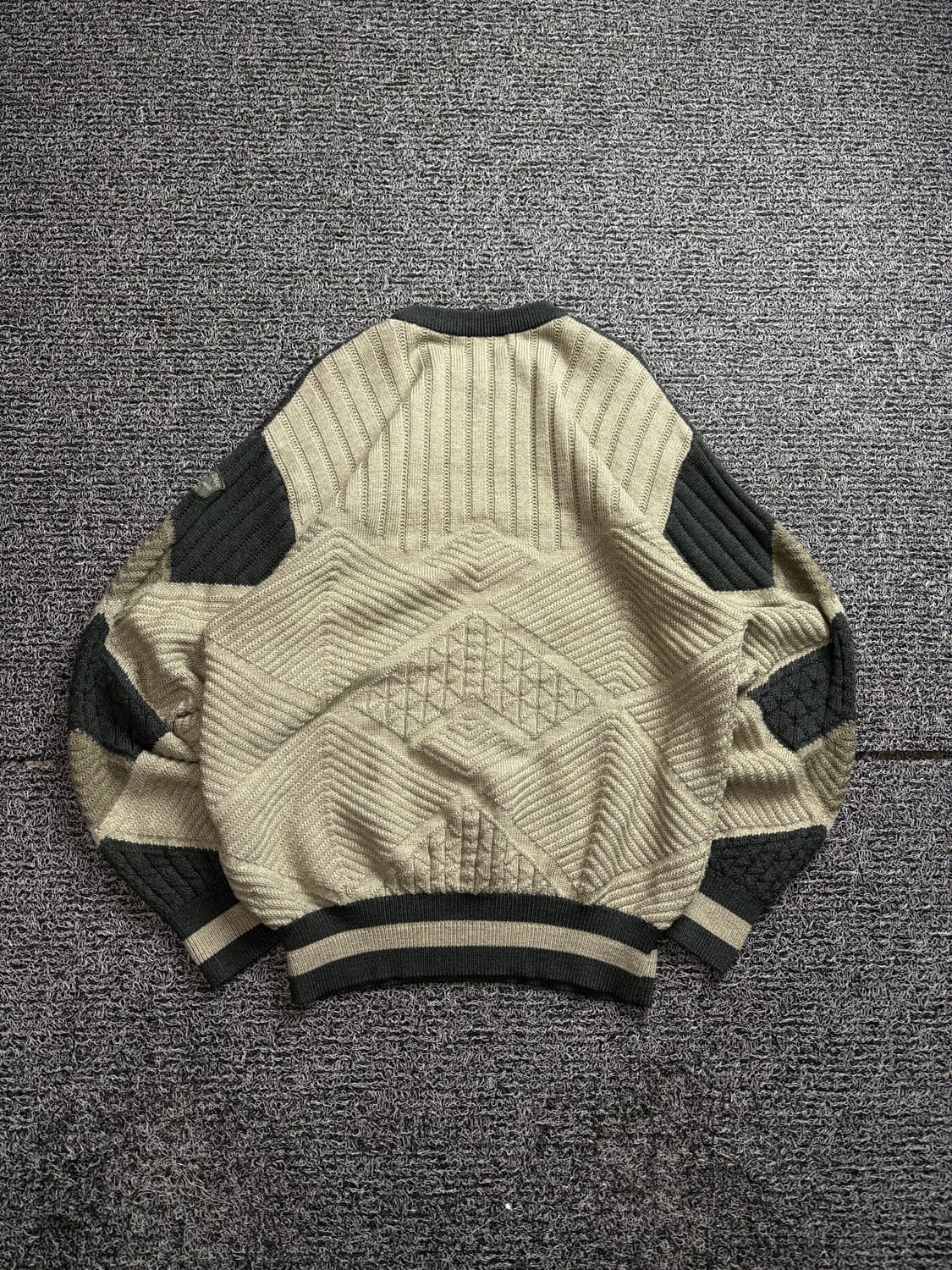 90s 크리스찬 디올 가죽 패치 로고 아카이브 스웨터 2569 상품이미지5