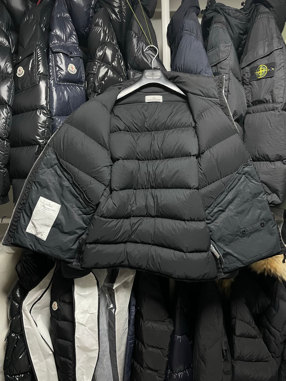 [M사이즈] 24FW 스톤아일랜드 심리스 나일론 다운 패딩 자켓 상품이미지7