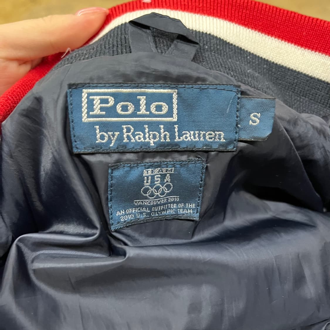 폴로 랄프로렌 영국 그레이트브리튼 네이비 레드 숏패딩 상품이미지5