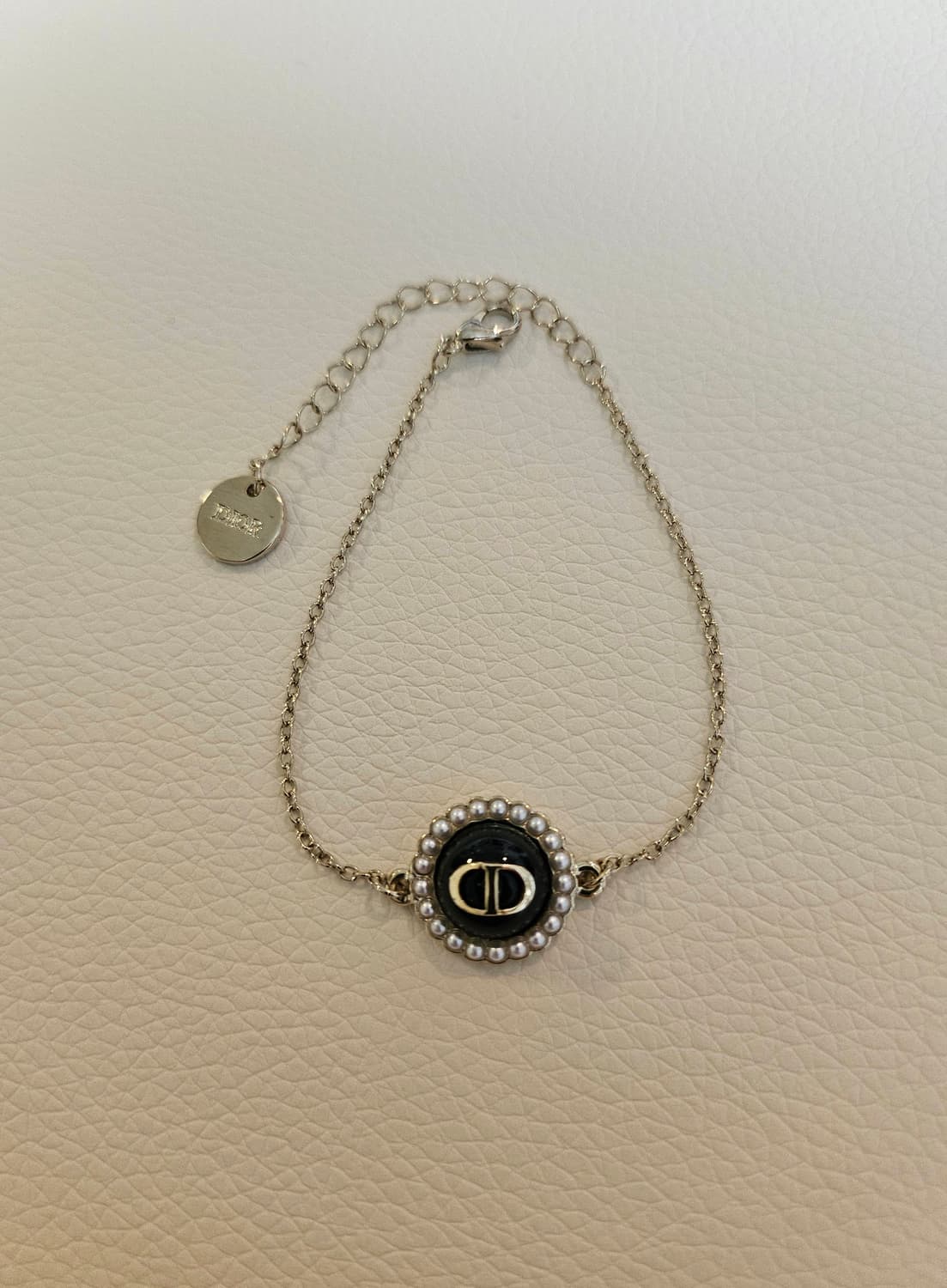 디올 업사이클링 블랙스톤 진주 팔찌 상품이미지2