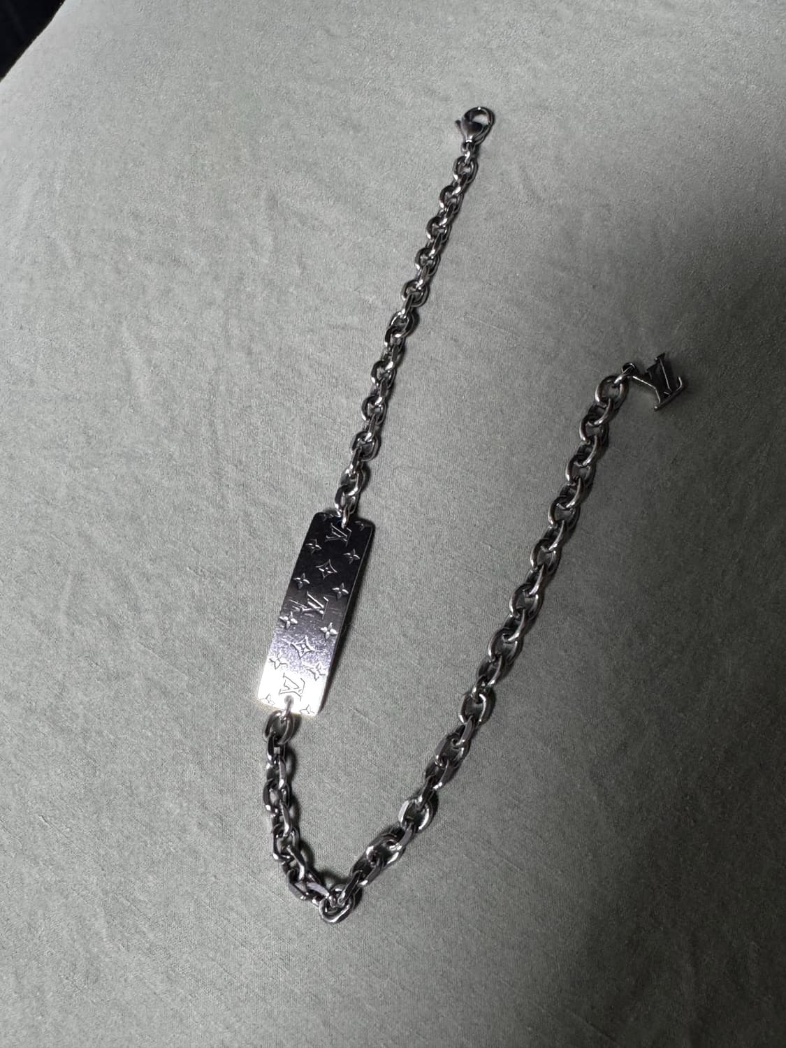 루이비통 모노그램 볼드 브레이슬릿 팔찌 상품이미지2