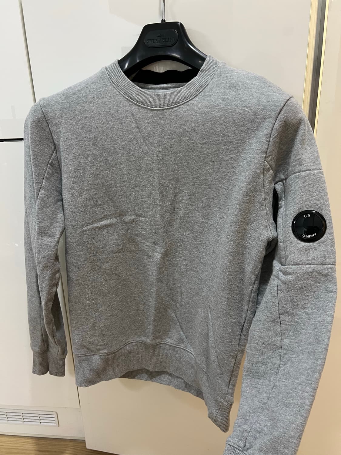 cp컴퍼니 그레이 맨투맨 95-100 상품이미지1