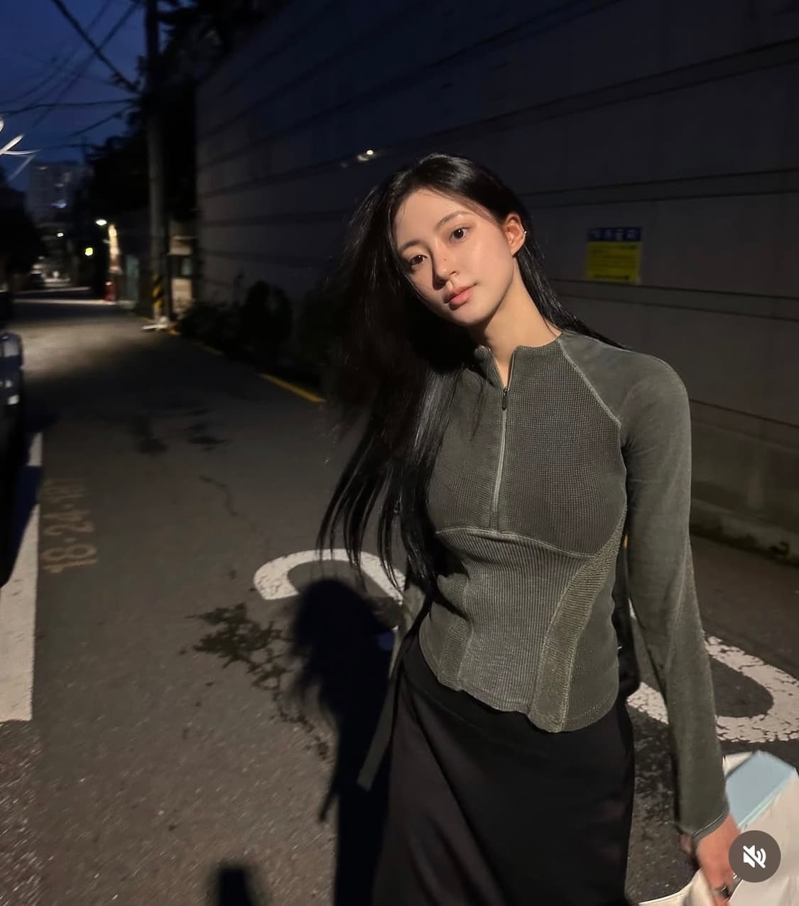 HYEIN SEO Half-Zip Raglan 혜인서 하프집업 상품이미지1
