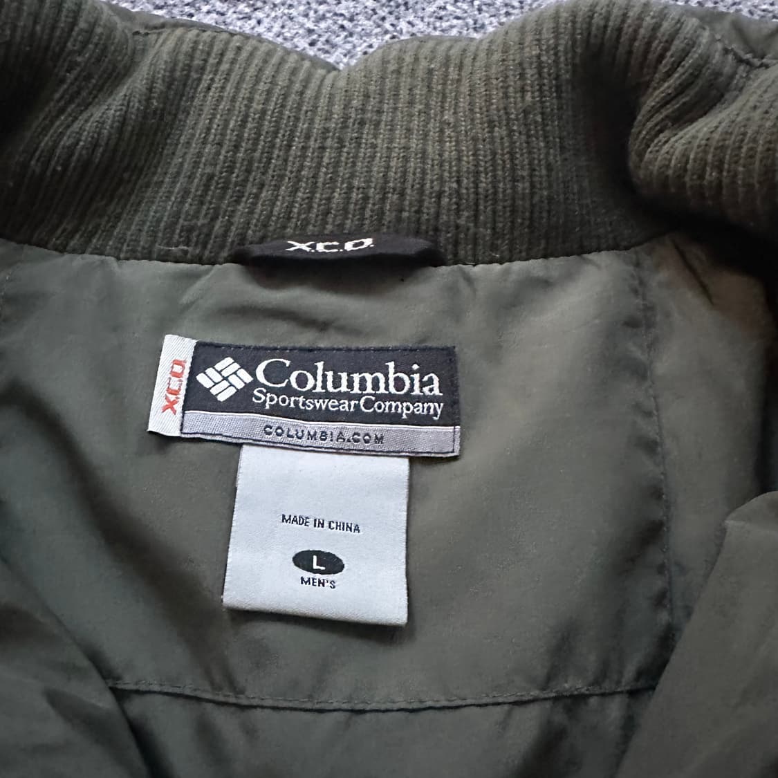 컬럼비아 카키 패딩 점퍼  상품이미지4