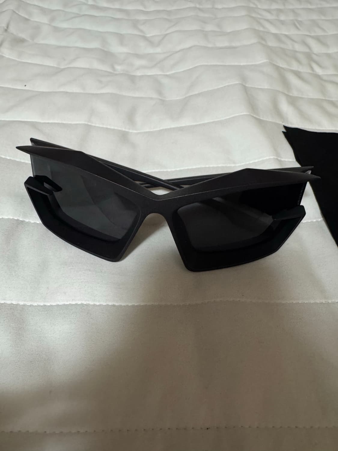 지방시 G컷 선글라스 상품이미지3