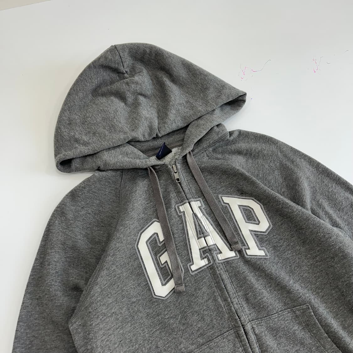 Gap 갭 글로시 로고 그레이 후드집업 상품이미지4