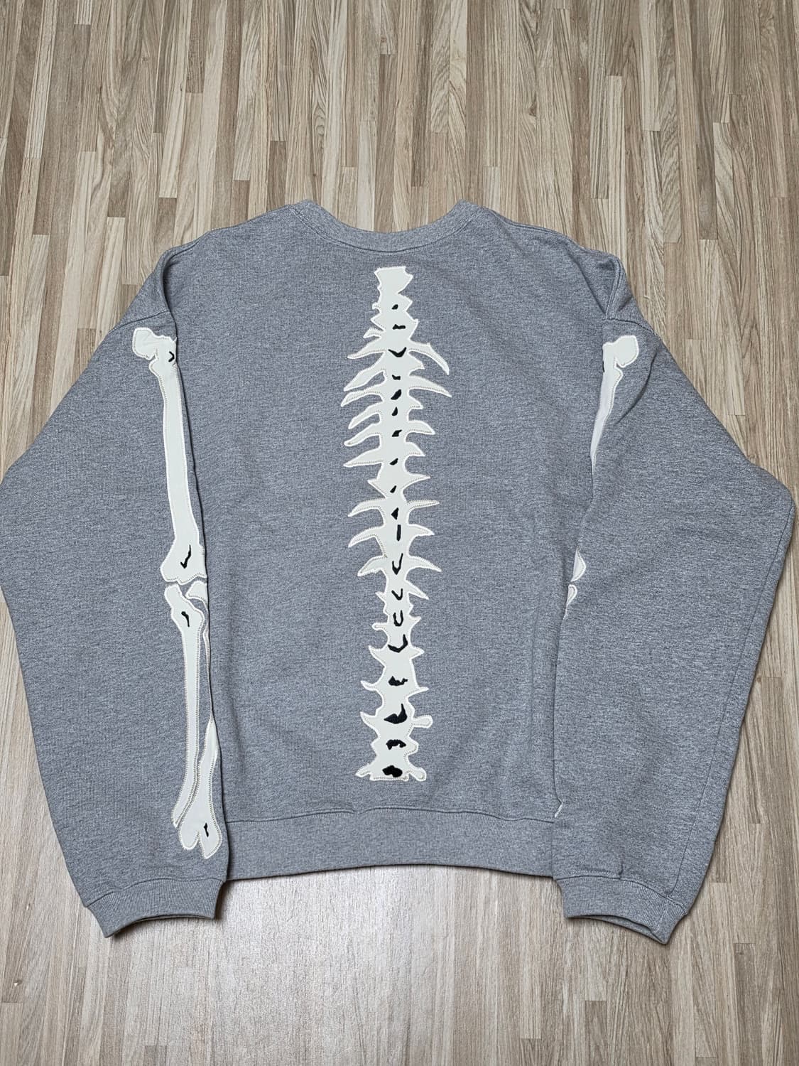 블랙아웃 본 스웻셔츠 그레이 XL 상품이미지5