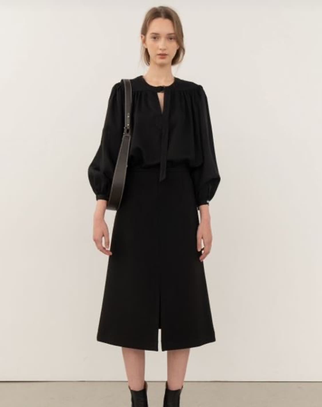 킨더살몬  gather blouse black 상품이미지2