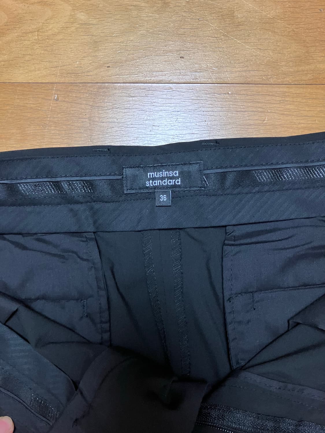 무신사 스탠다드 리얼 와이드 히든 밴딩 슬랙스 [블랙] 36 상품이미지3