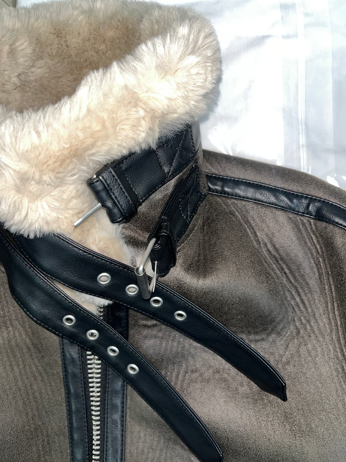 미나브 래더 스트랩 무스탕 자켓 상품이미지1