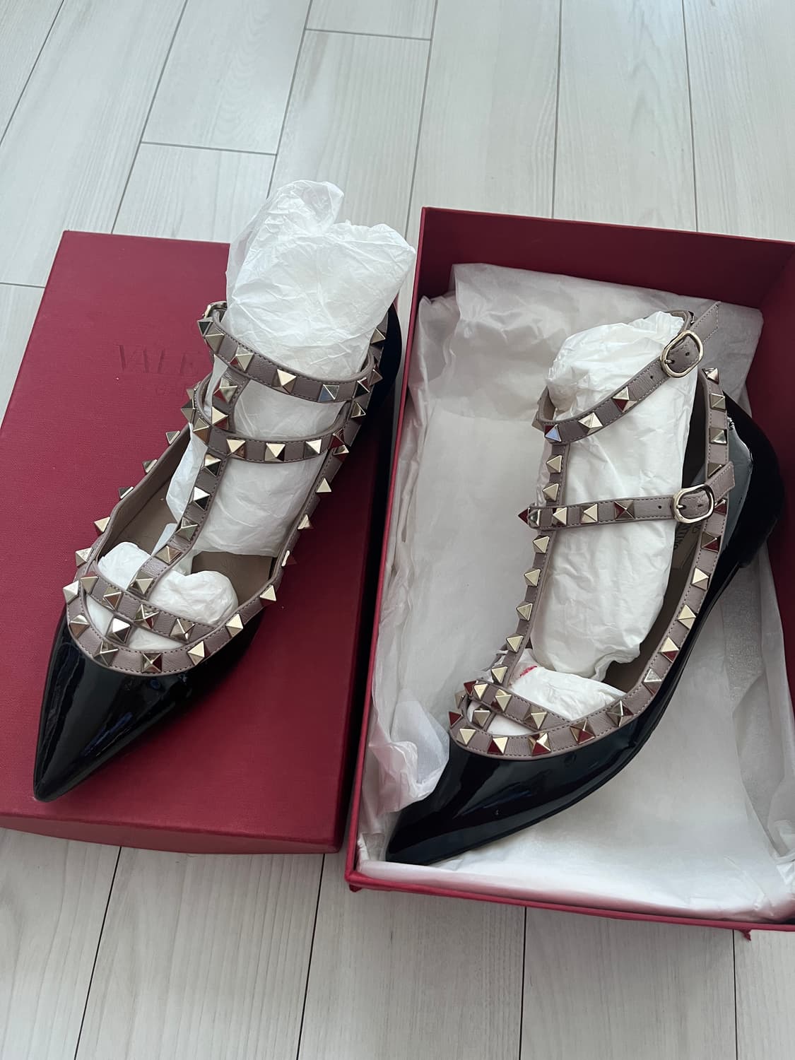 발렌티노 락스터드 메리제인 플랫 슈즈  상품이미지2