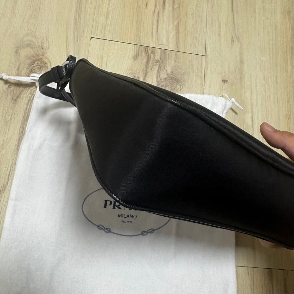 [백화점판/새상품급] 프라다 리나일론 호보백 상품이미지5