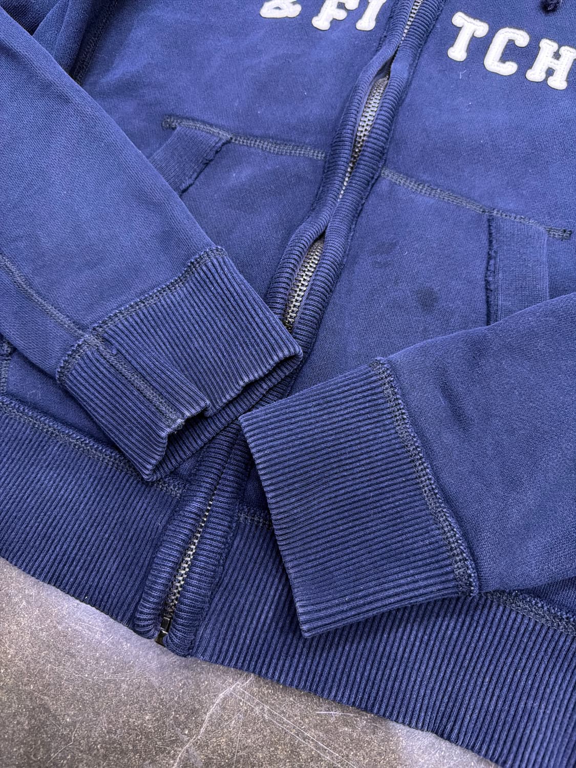 아베크롬비 스펠아웃 로고 패치 후드집업 네이비 머슬핏 L 상품이미지6