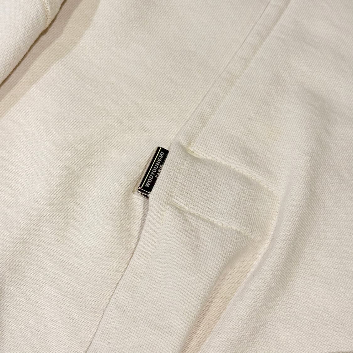 우영미 사선절개 맨투맨 크림 상품이미지4