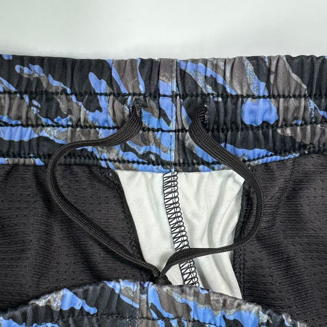 Adidas blue camo pants 상품이미지4