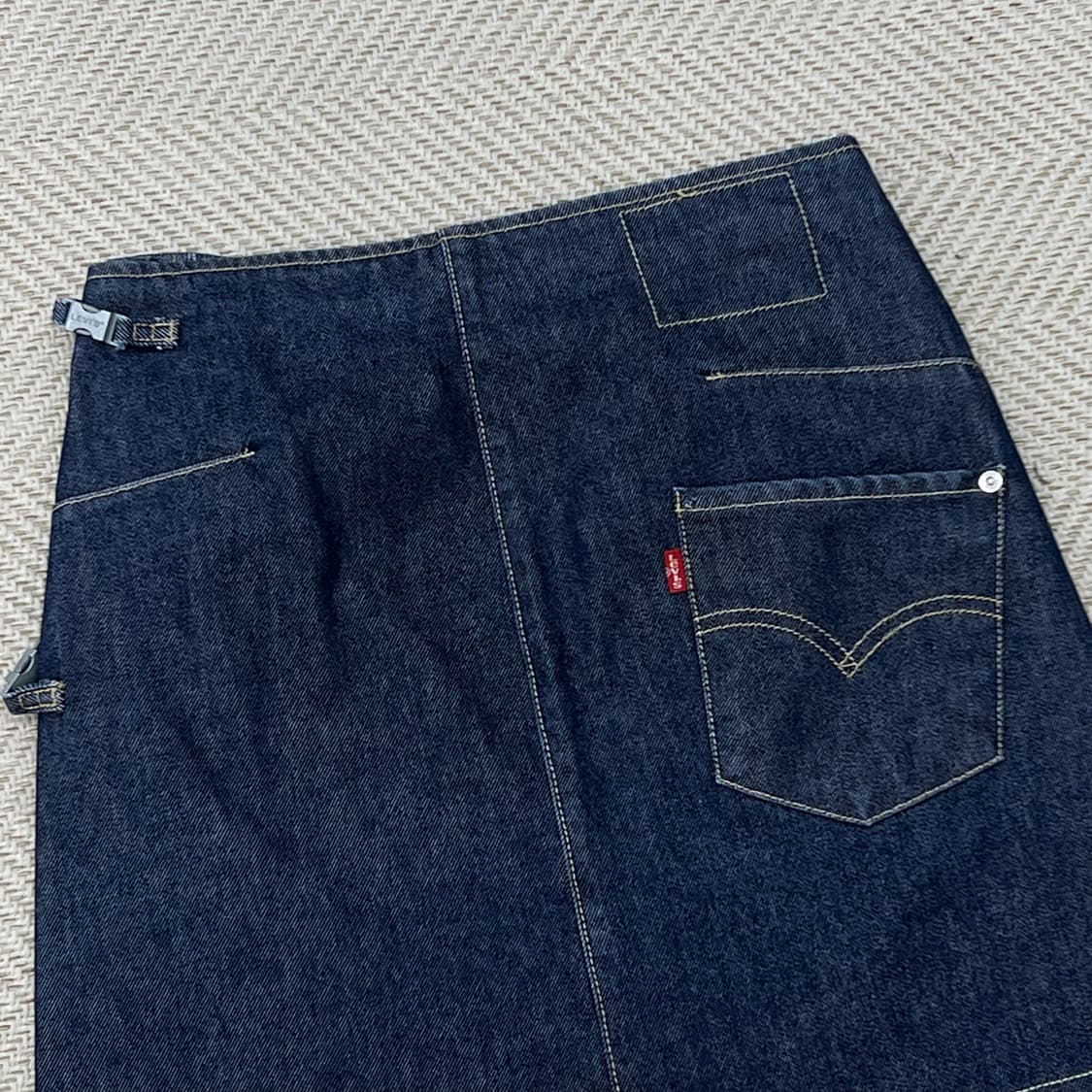 리바이스 엔지니어드 랩 데님스커트 r3181 상품이미지4