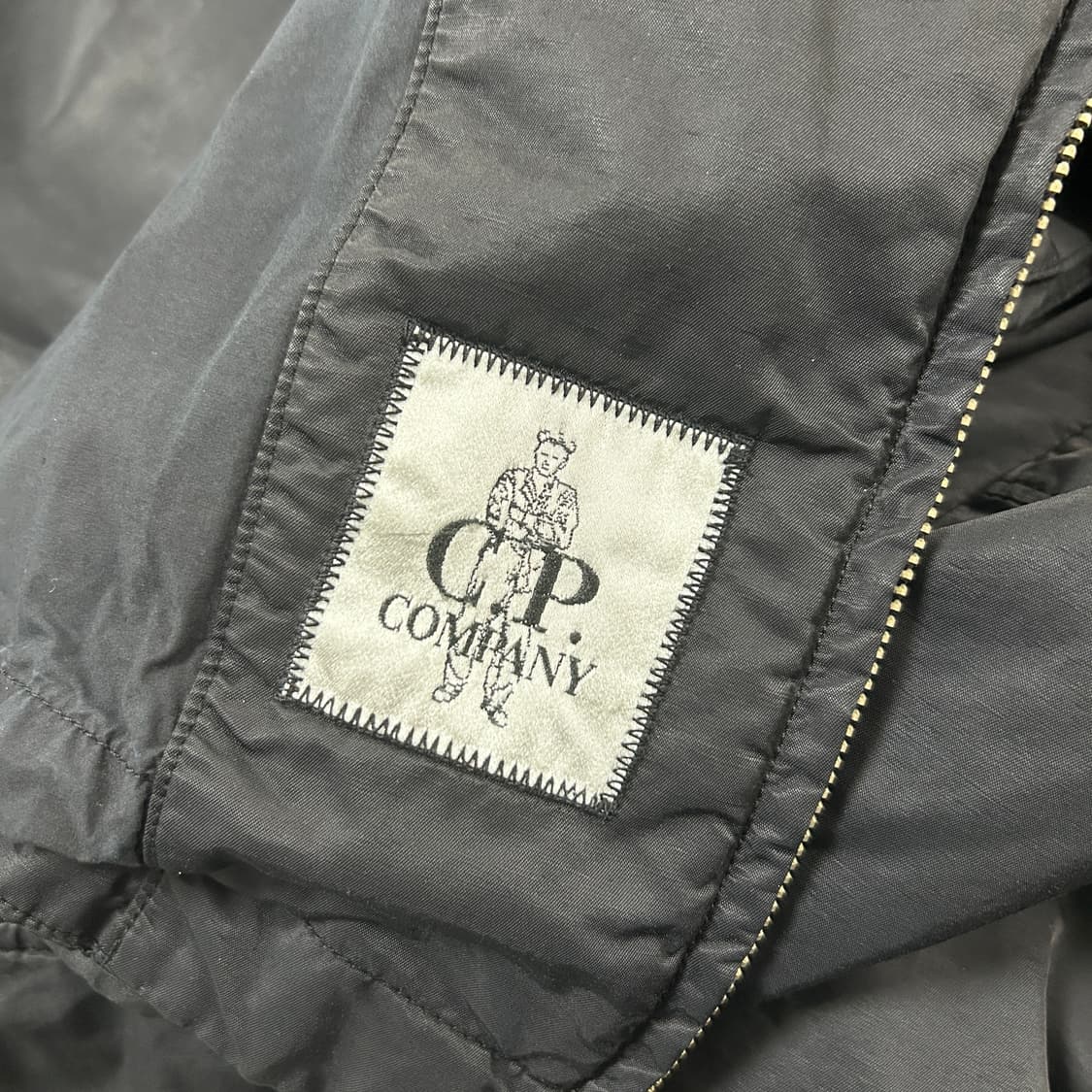 CP컴퍼니 블랙 나일론 자켓  상품이미지8