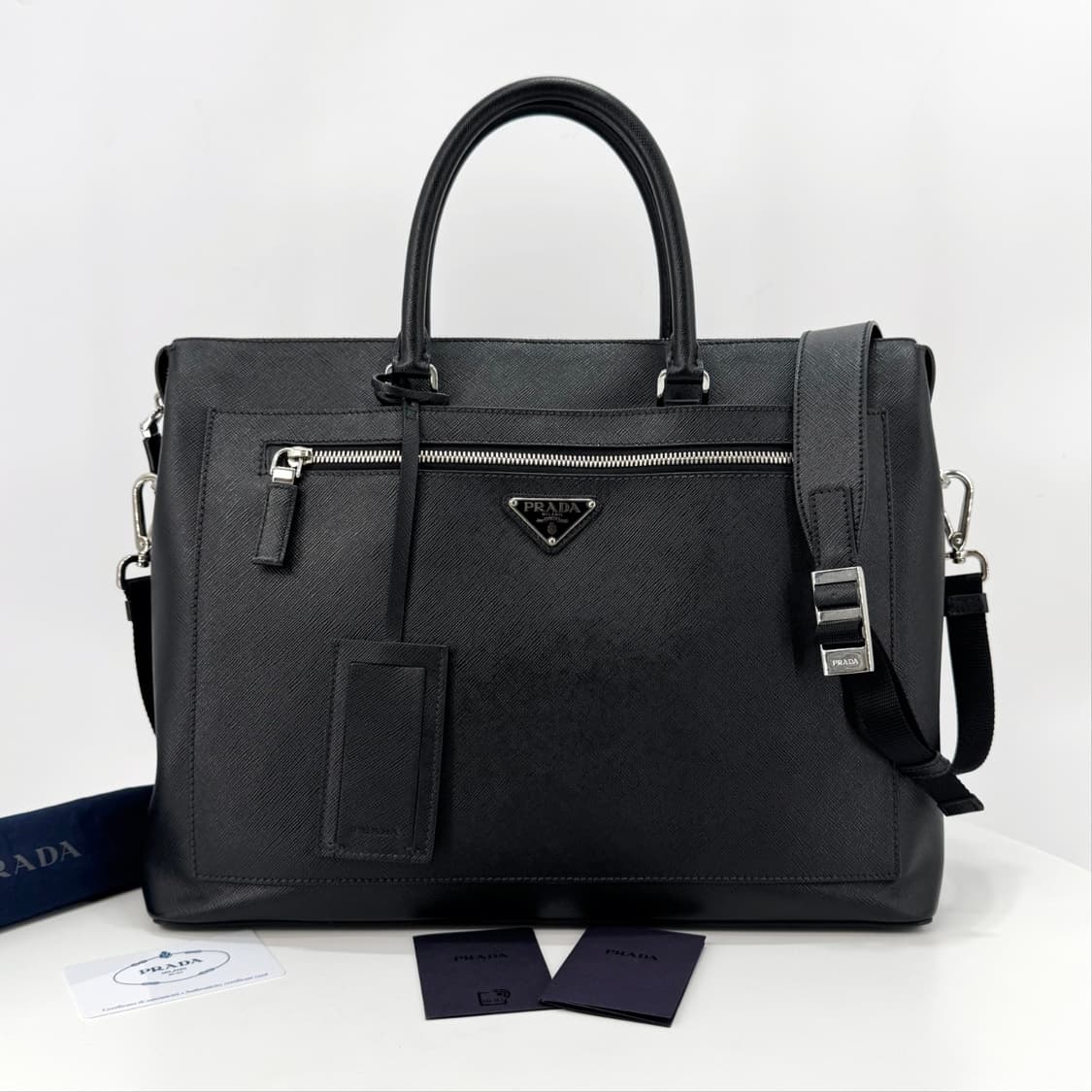 프라다 삼각로고 사피아노 브리프케이스 토트백 블랙 (2VG044) 상품이미지2