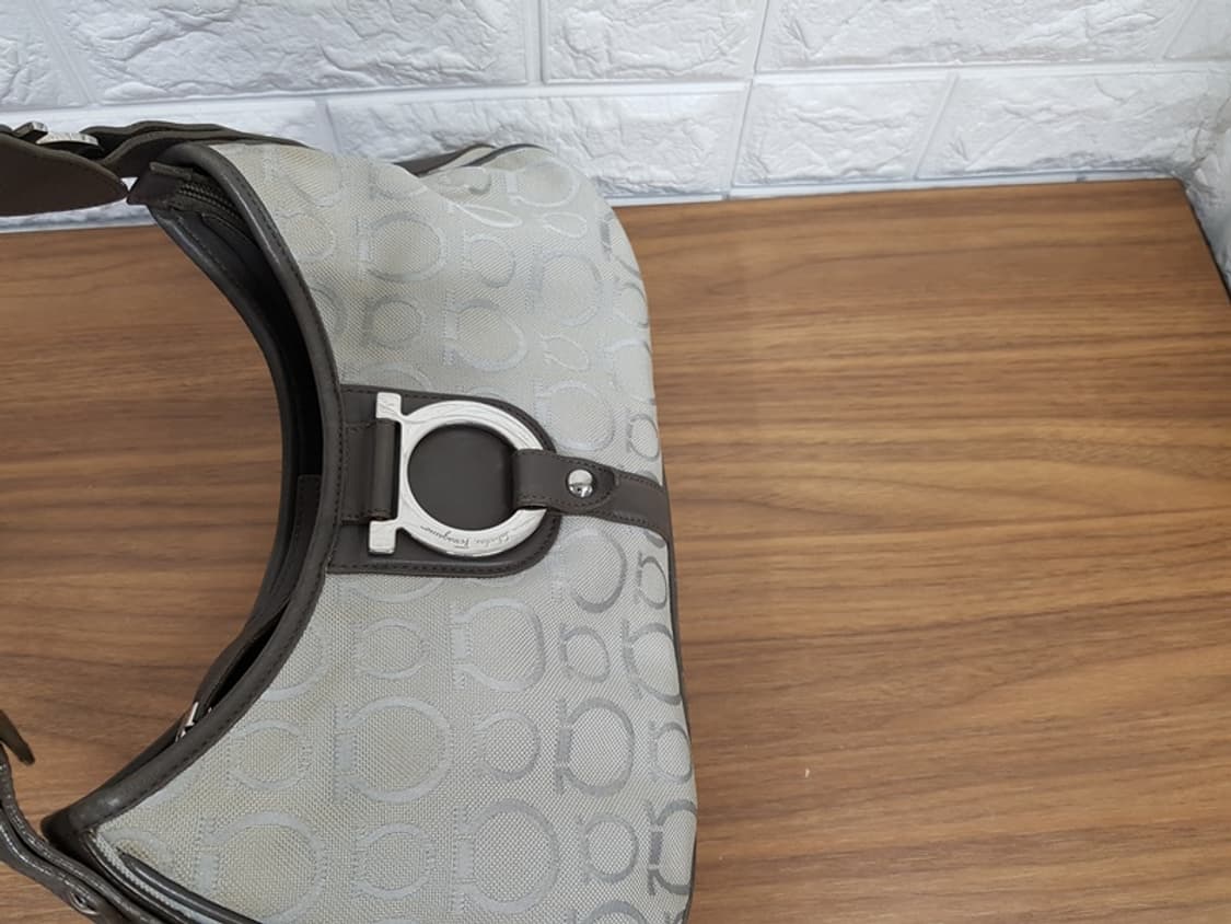 페라가모 숄더백 (정품. 쟈가드소재)  상품이미지2