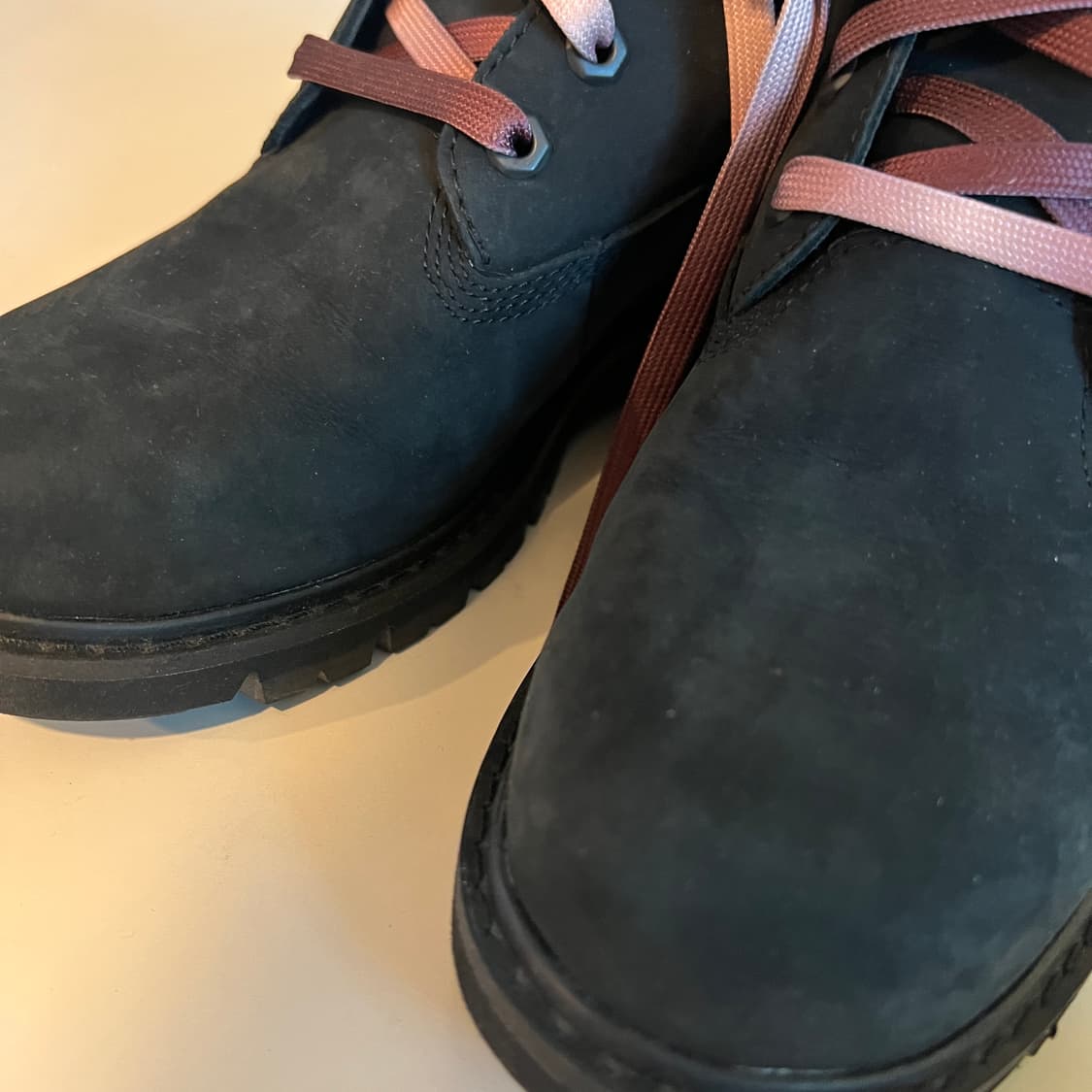 팀버랜드 루시아 웨이 6인치 참 워터프루프 블랙 누벅 부츠 상품이미지4