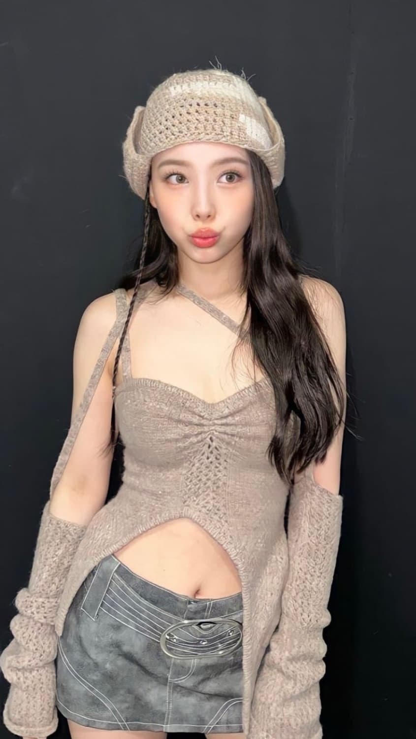 쓰리타임즈 루루 니트탑&스커트 베이지 상품이미지1