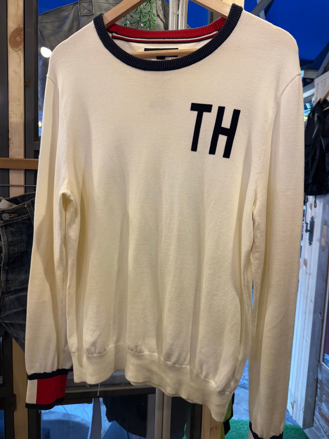 타미힐피거 화이트 라운드 니트 상품이미지1