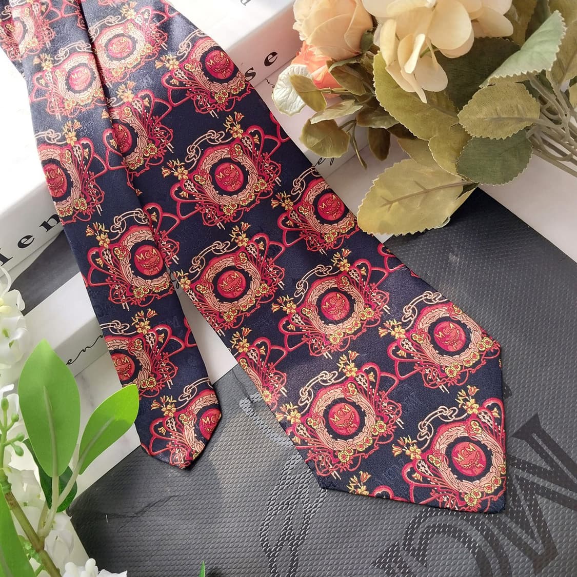 MCM 실크 블랙 레드&옐로 패턴 넥타이 9.5cm A+등급 K1435
 상품이미지2