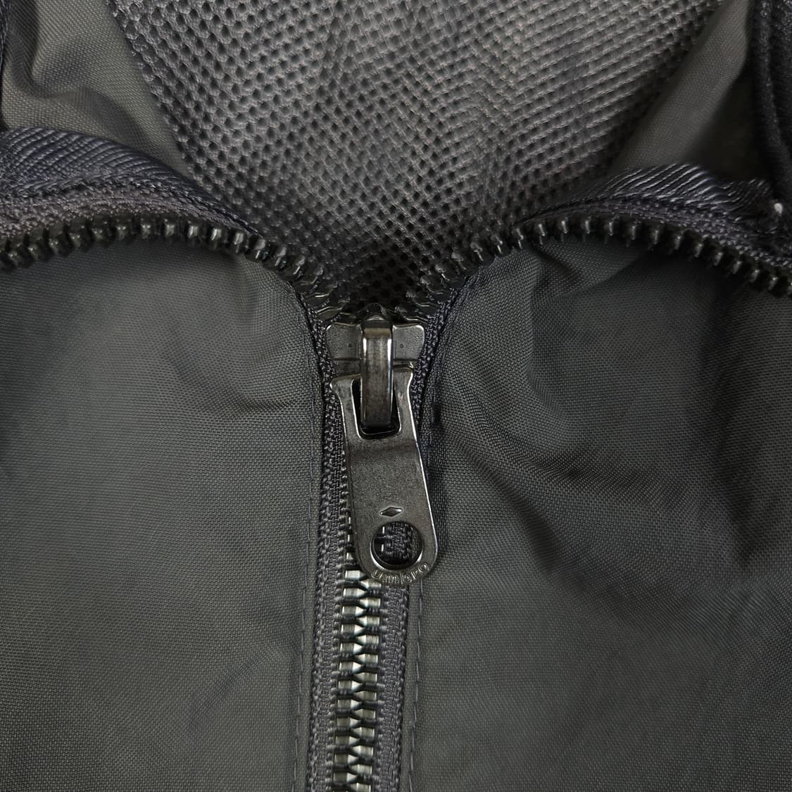 엄브로 빅로고 아노락 바람막이  상품이미지5