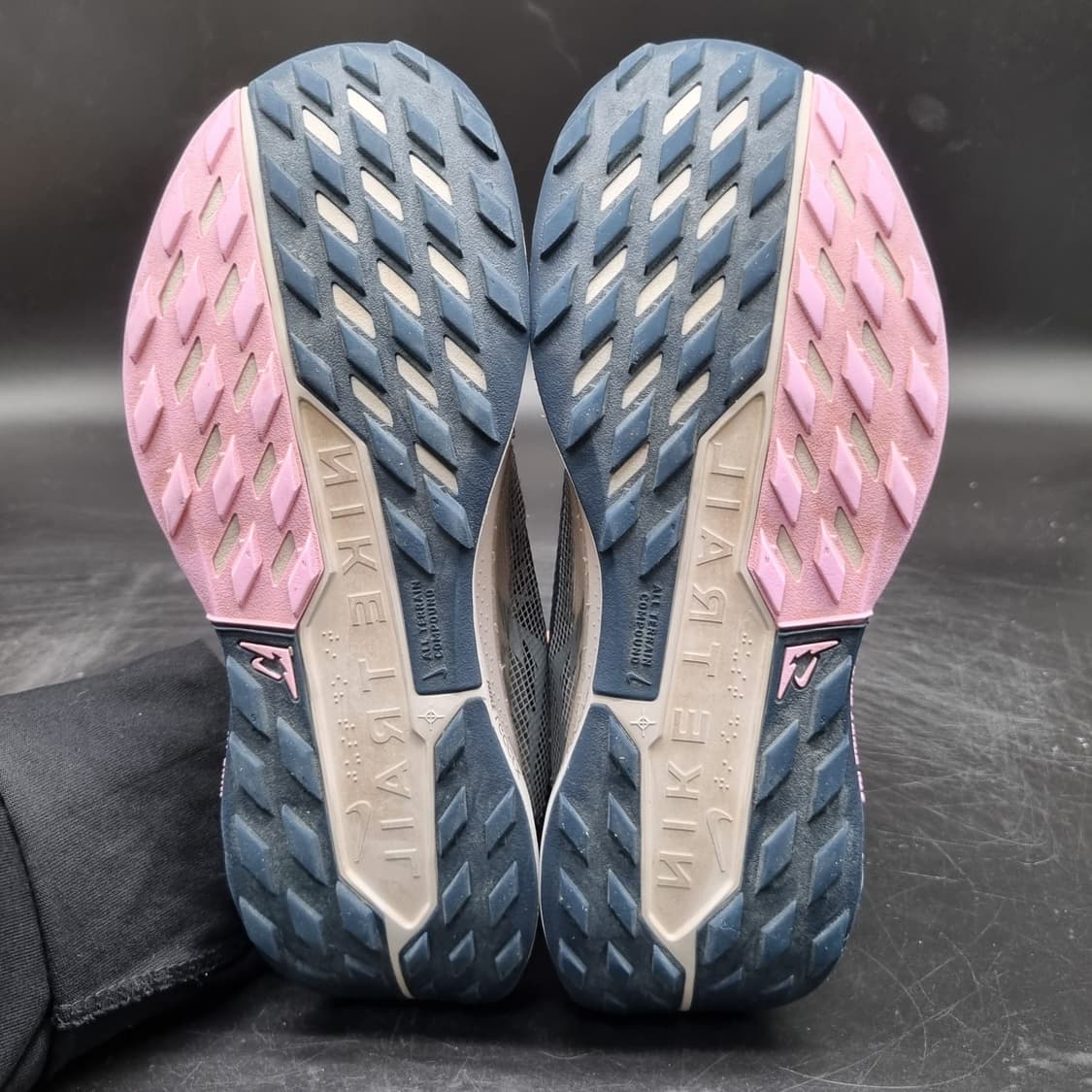 나이키 우먼스 페가수스 트레일5 운동화230. 상품이미지3