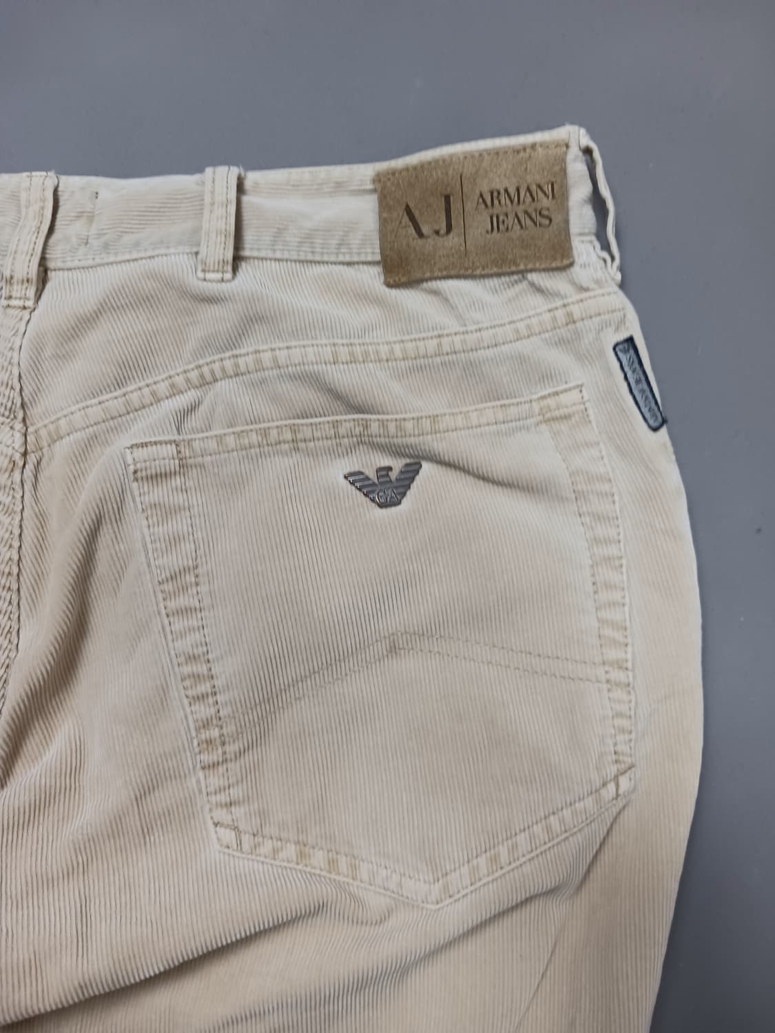 [33] 아르마니 진스 아이보리 J23 슬림핏 코듀로이 팬츠 상품이미지9