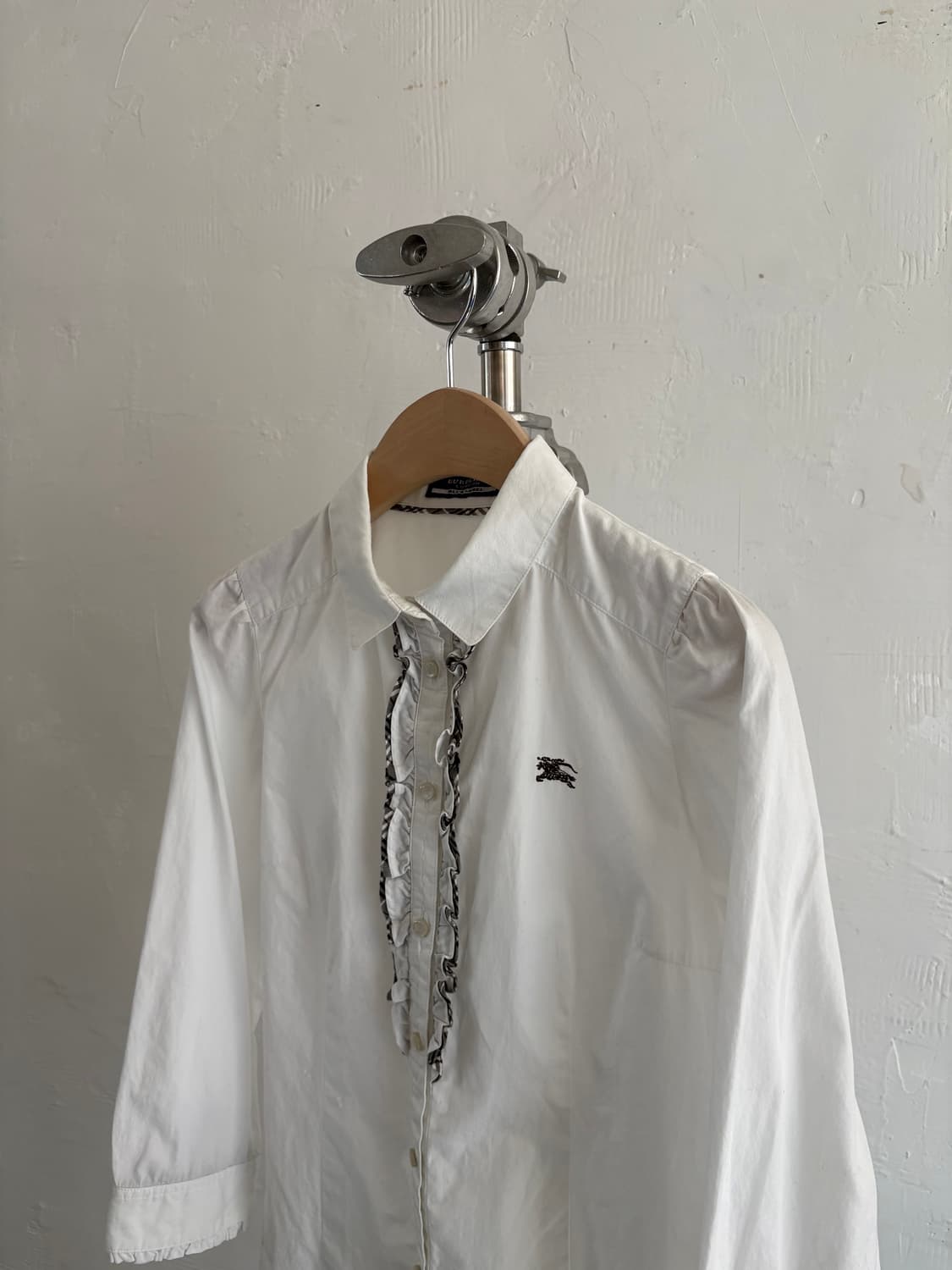 버버리 블루라벨 퍼프 화이트 셔츠 상품이미지2