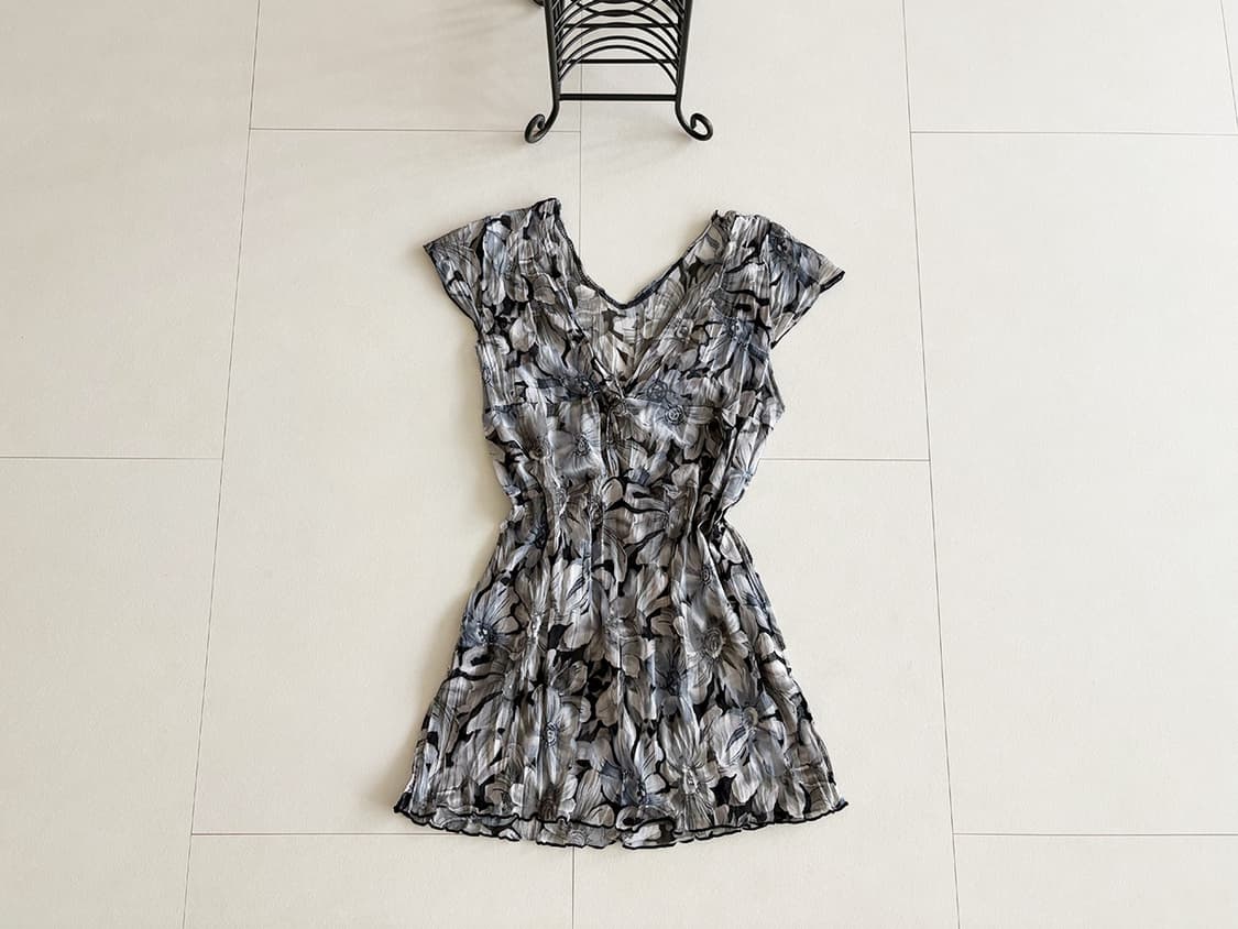 grey floral top 상품이미지1
