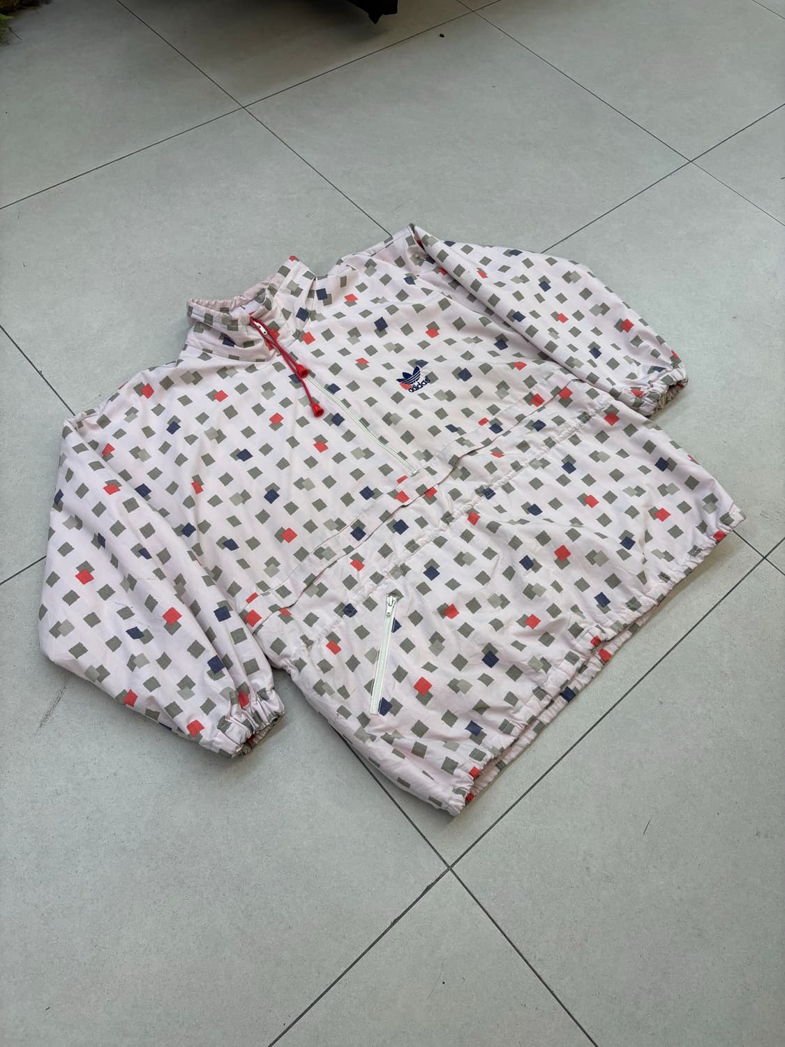 아디다스 빈티지 큐빅 로고 바람막이 상품이미지4