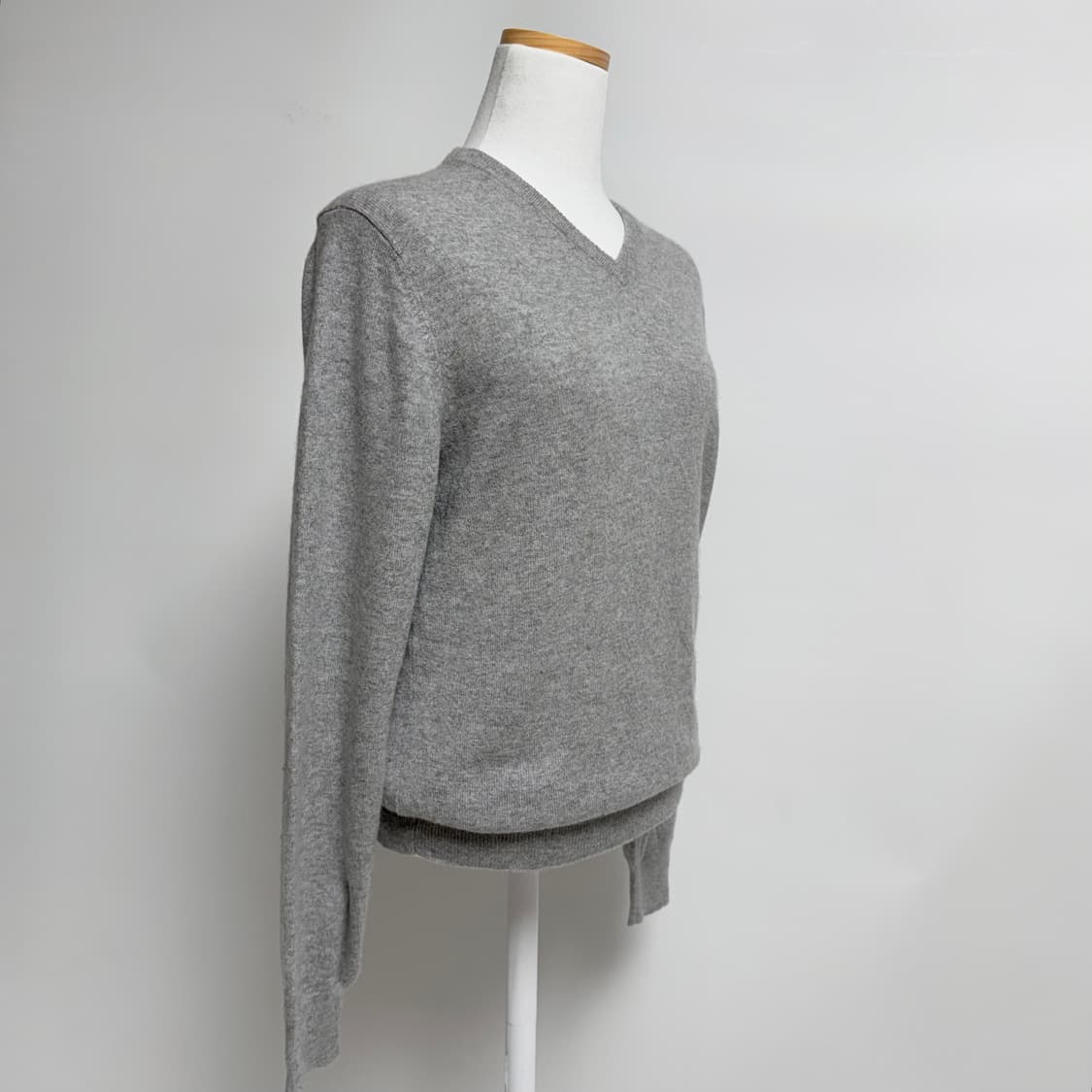 [캐시미어 100%] 유니클로 브이넥 그레이 니트 M 상품이미지2
