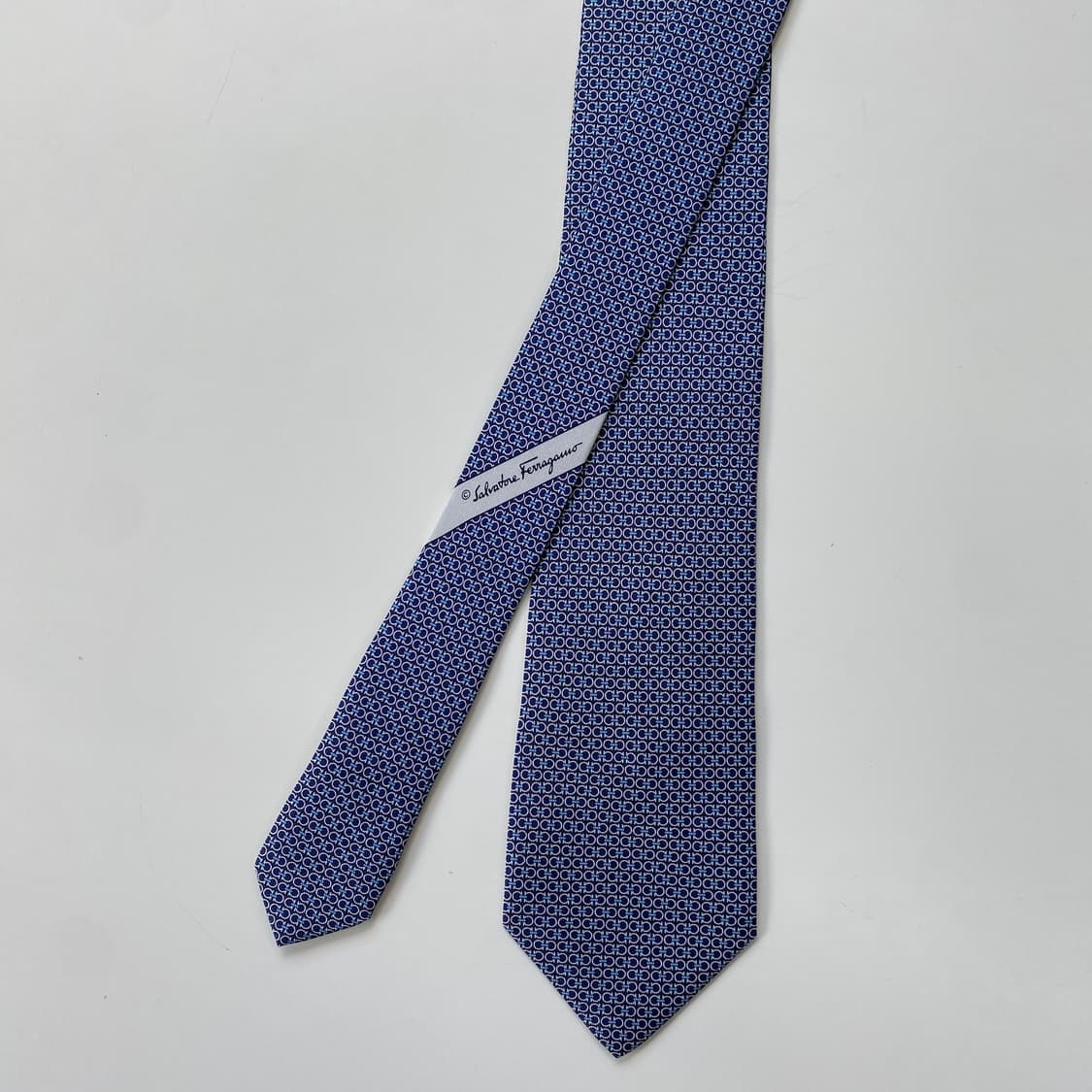 새상품급 신형 페레가모(Ferragamo) 모노그램 정품넥타이8.2cm 상품이미지2