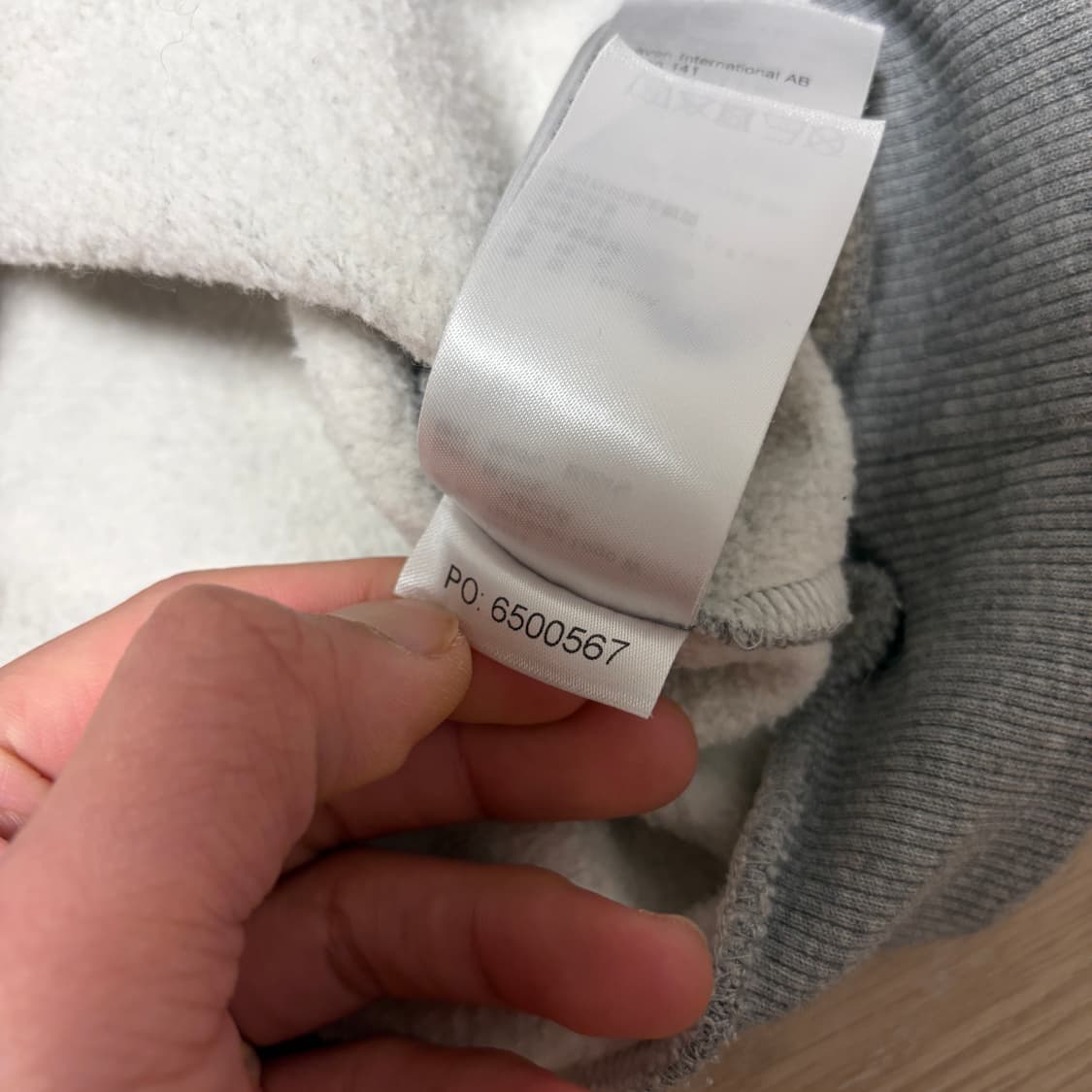 W)피엘라벤 로고 기모 그레이 맨투맨 상품이미지4