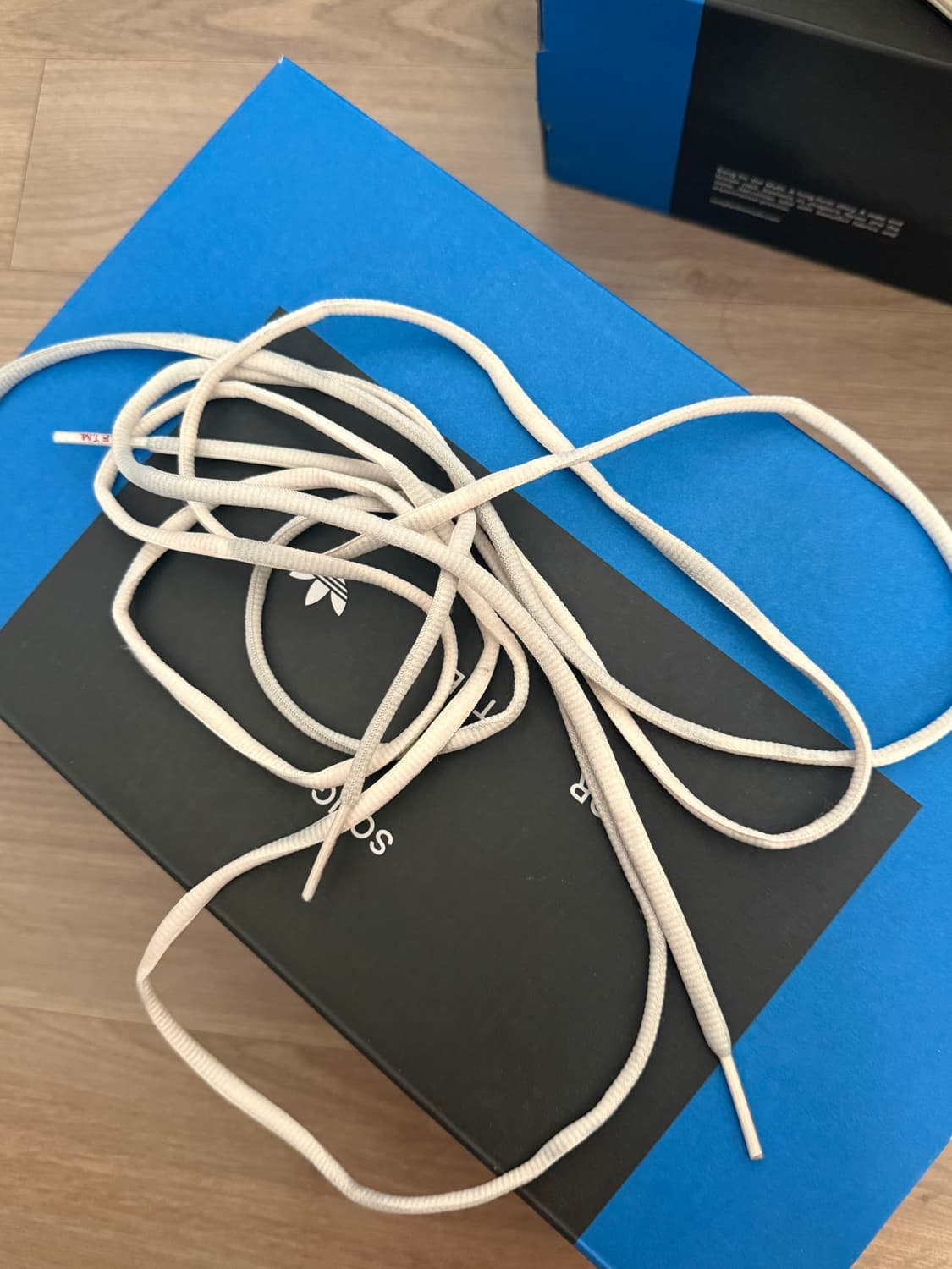 아디다스 송 포 더 뮤트 아디제로 pr 레드 280 판매합니다 상품이미지5