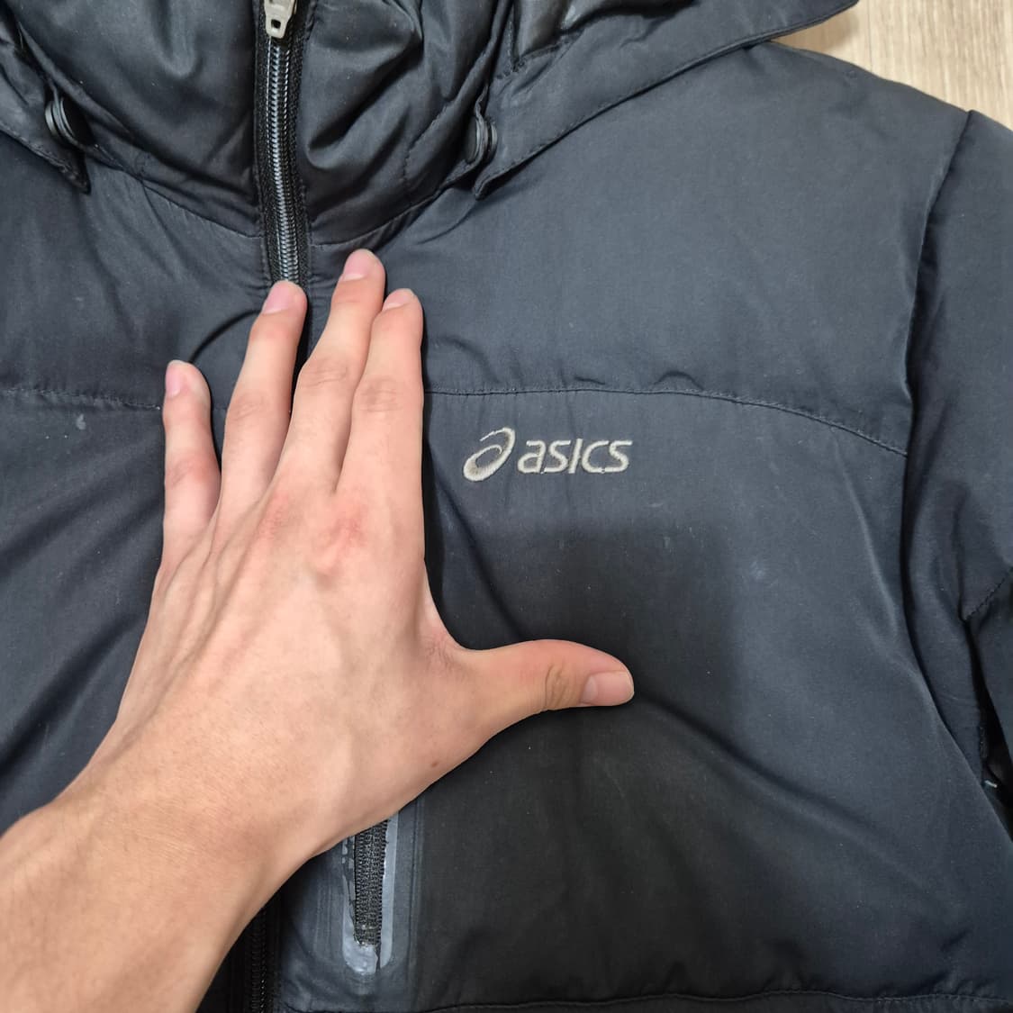 아식스 남성 덕다운 후드 패딩 상품이미지4