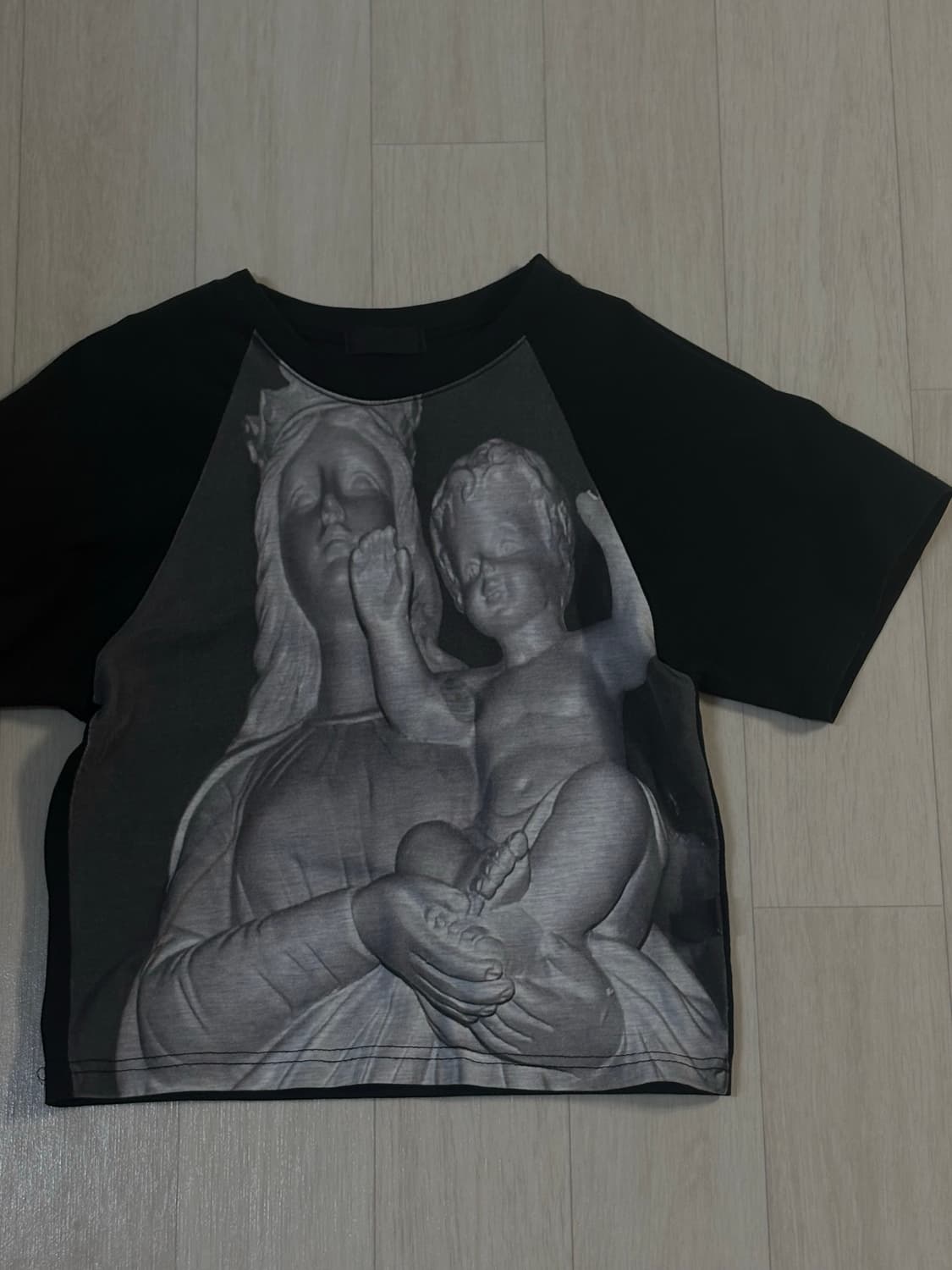 오도어 스컬프터 래글런 크롭 탑 상품이미지1