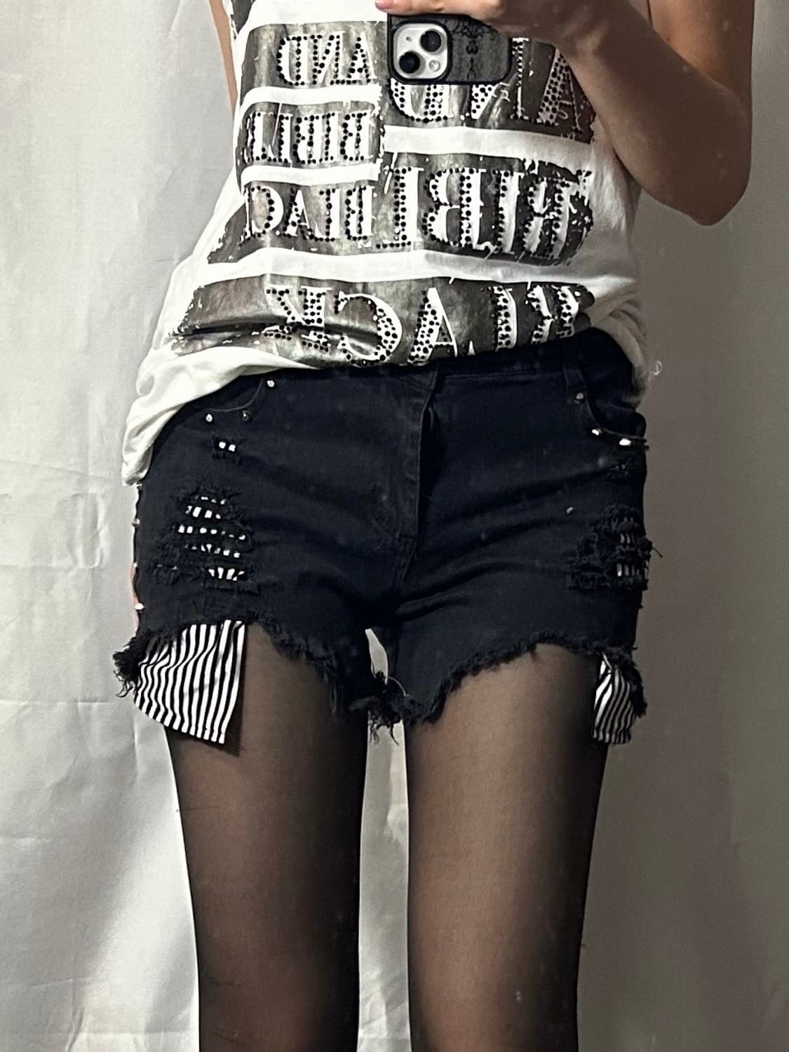 punk stripe layered stud detailed shorts 상품이미지1