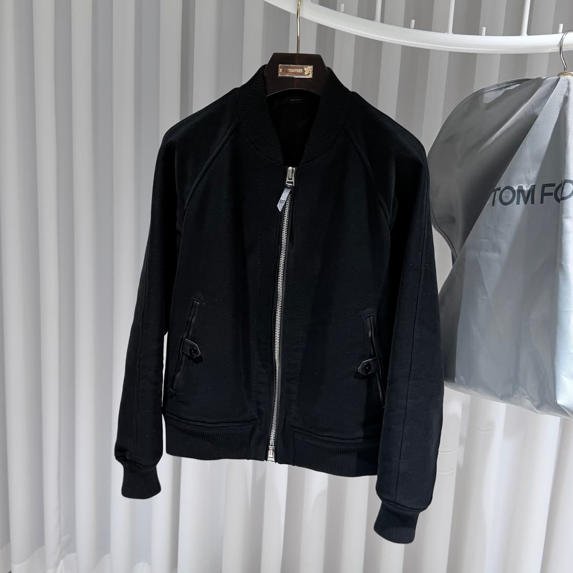 (A+/52) / 톰포드 리브드 레더 블루종 봄버 자켓 블랙 상품이미지2