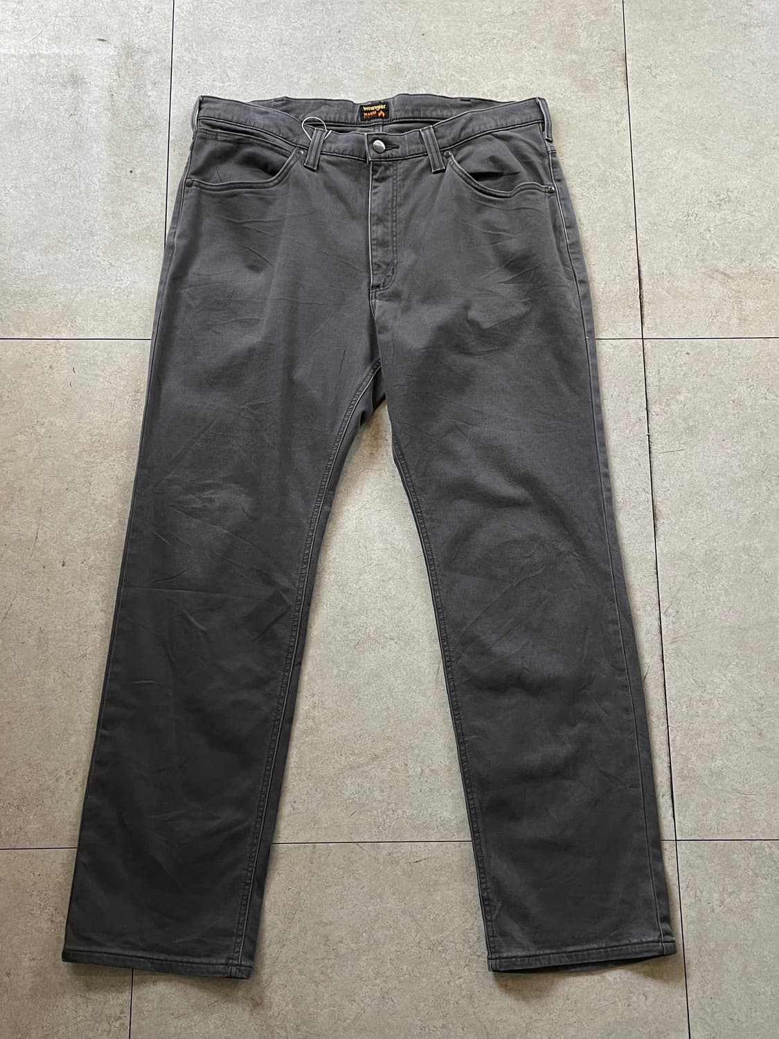 wrangler 랭글러 차콜 그레이 남성 바지 상품이미지1