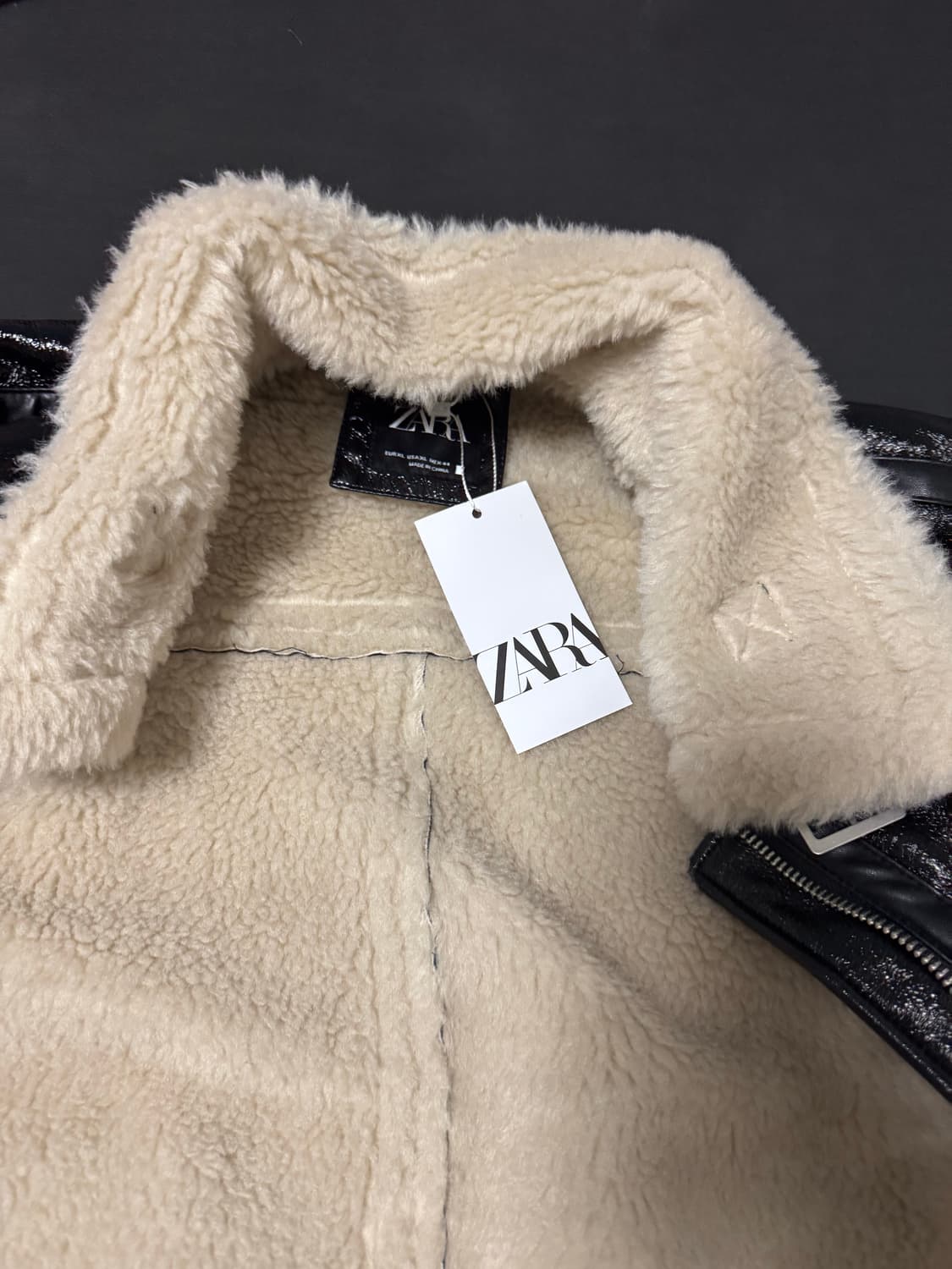 정품새제품 자라 페이크레더 무스탕 시어링 자켓 블랙 XL 상품이미지2