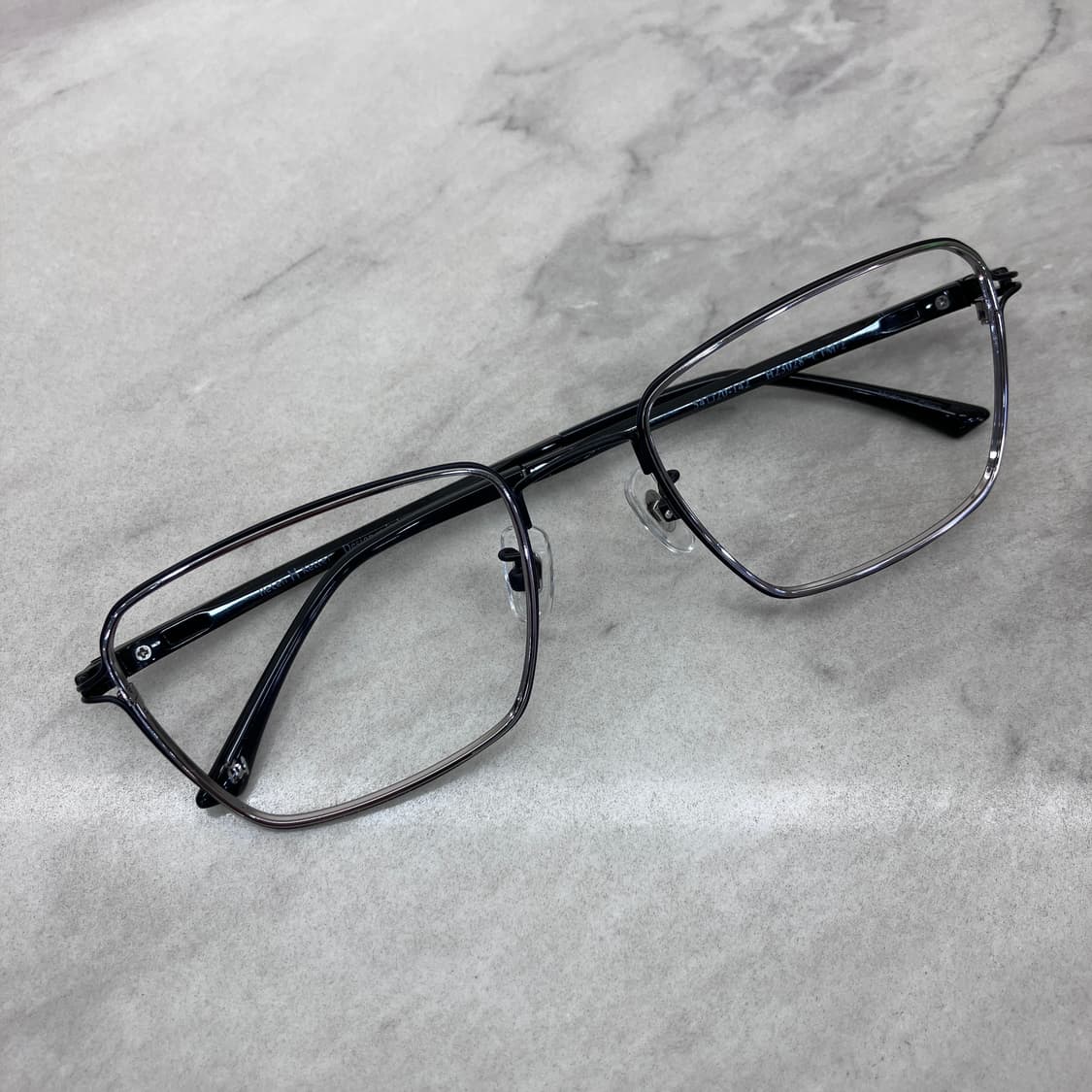 C33 HK 블랙 실버 스퀘어 메탈테 안경 상품이미지1