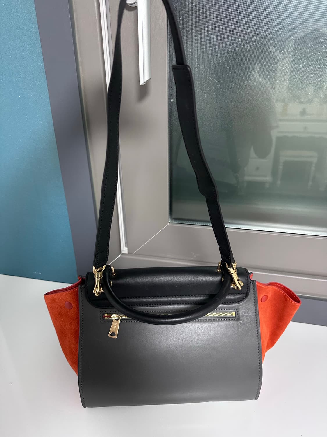 셀린느 트라페제 토트 겸 숄더백 상품이미지4