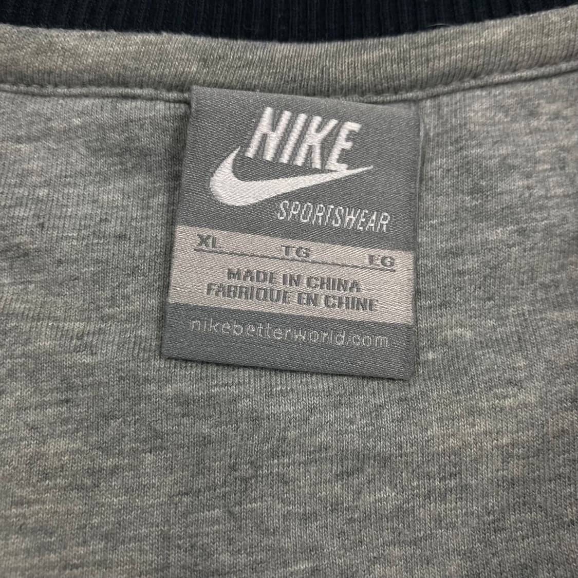 나이키 네이비 컬러 퓨추라 빅로고 맨투맨 상품이미지3