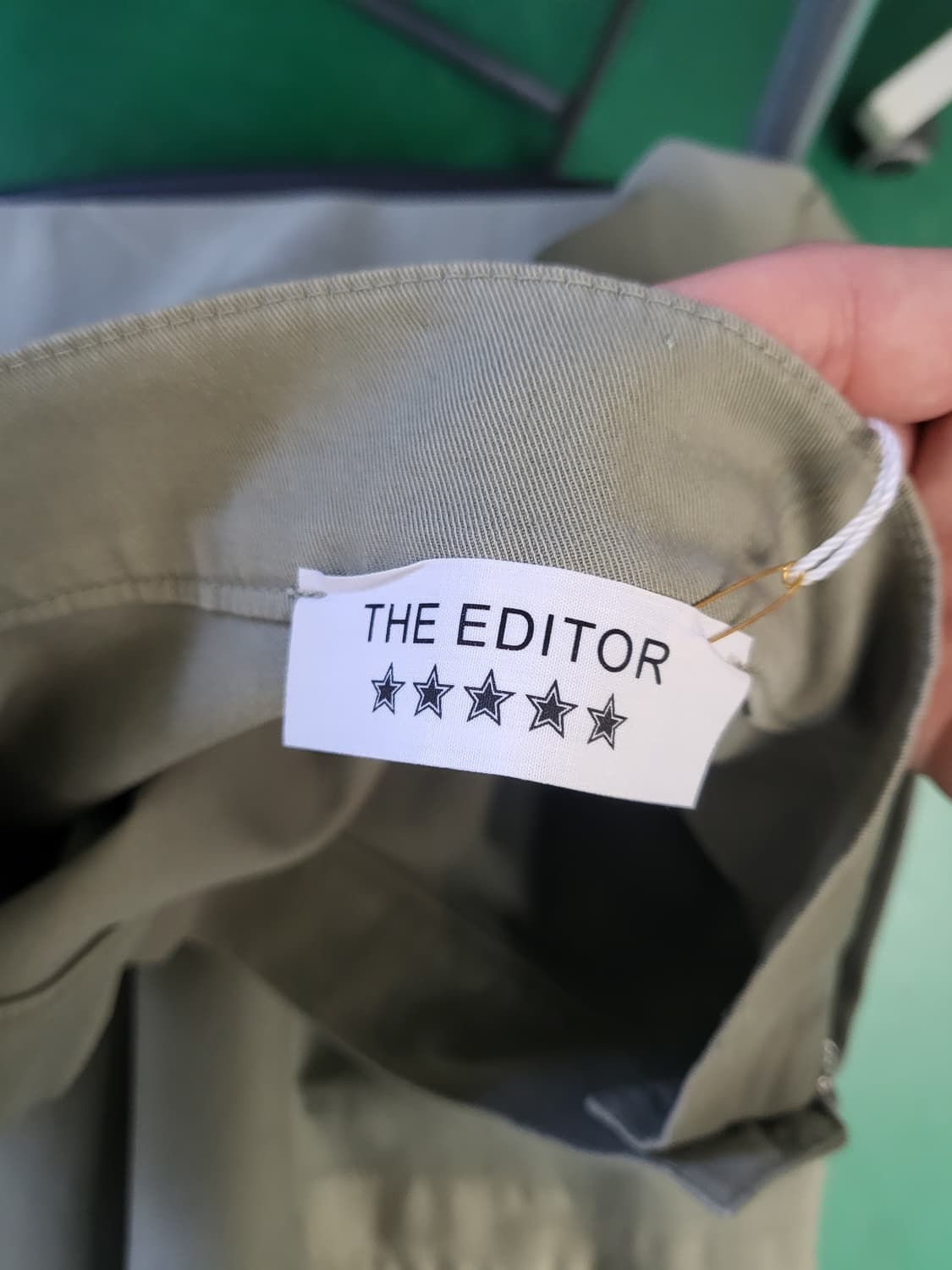 The Editor 카키색 꽃 자수 포켓 스커트 상품이미지4