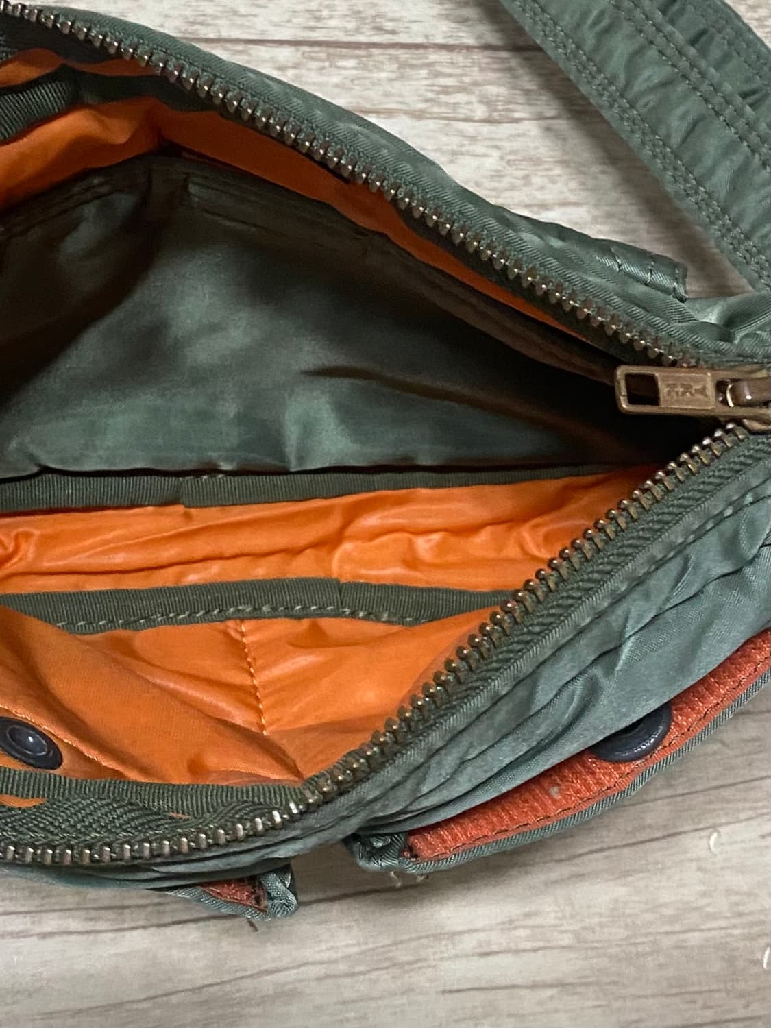 요시다포터 세이지그린 크로스백 상품이미지4