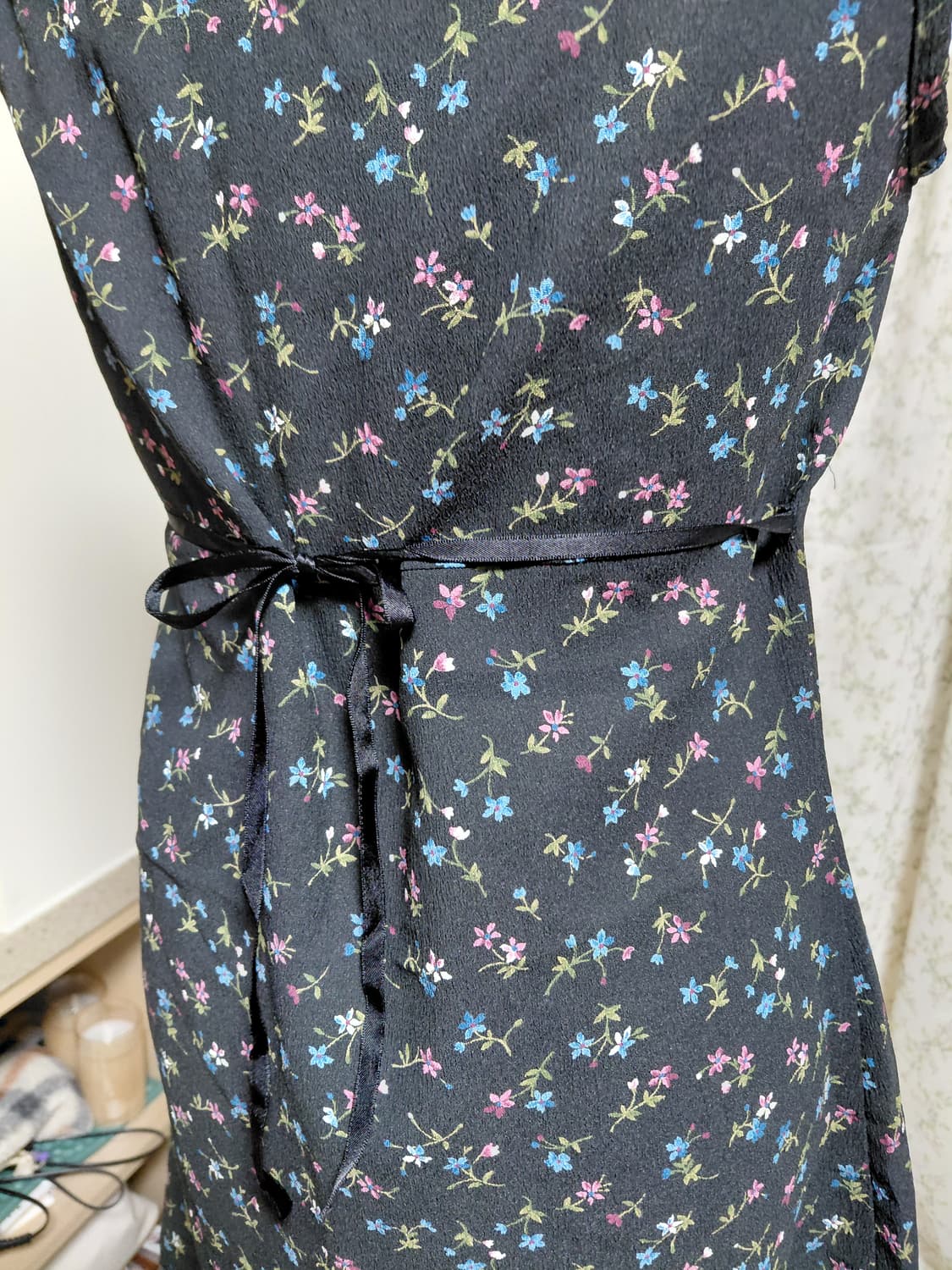 [일본빈티지] 플라워 블랙 끈나시 미니 원피스 상품이미지4